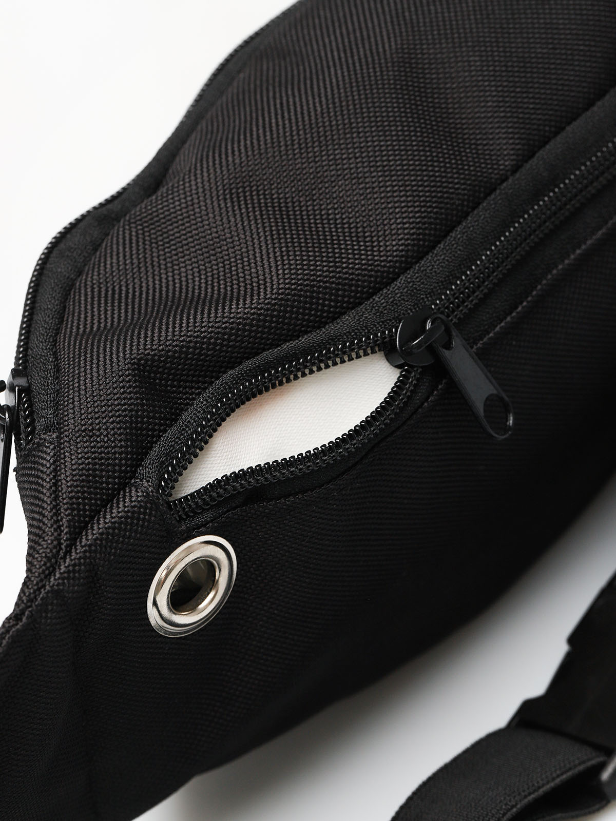 Nerka Diamante Wear Run (black)