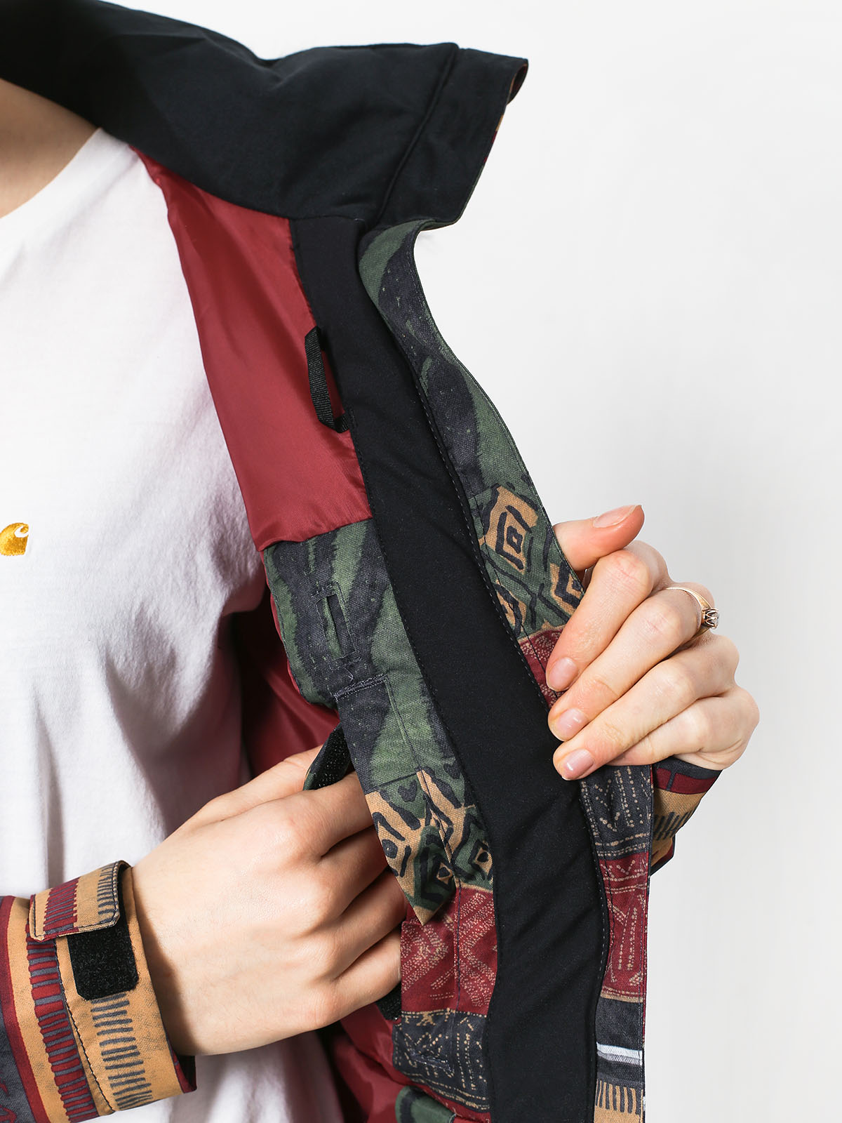 Damska Kurtka snowboardowa Roxy Jet Ski Se (wild ethnic)