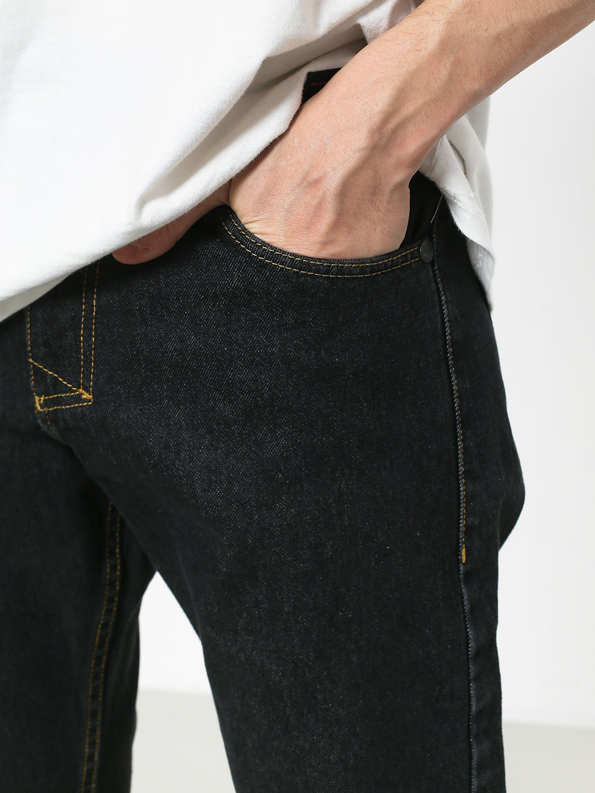 Spodnie MassDnm Base (black rinse)