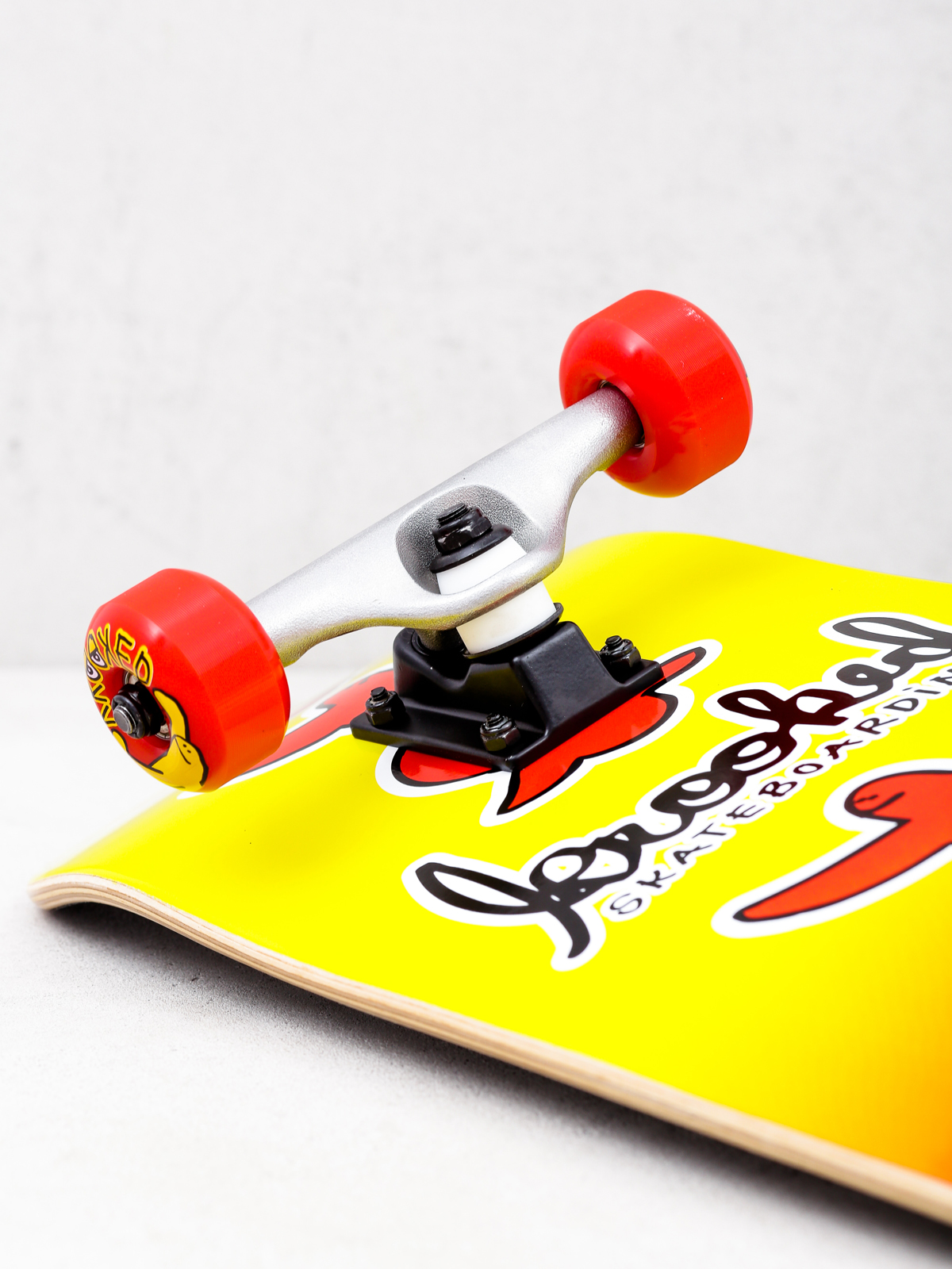 Deskorolka Krooked Birdical Fades (red/yellow)