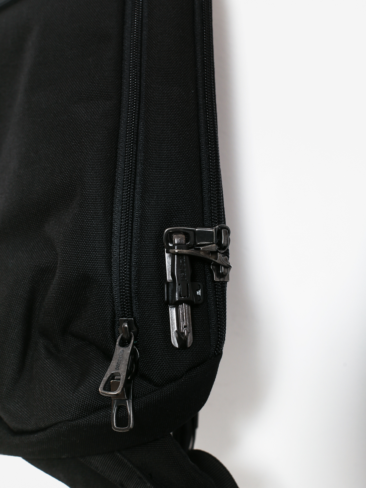 Plecak Diamond Supply Co. Dmndxpacsafe Sling Pack (black)