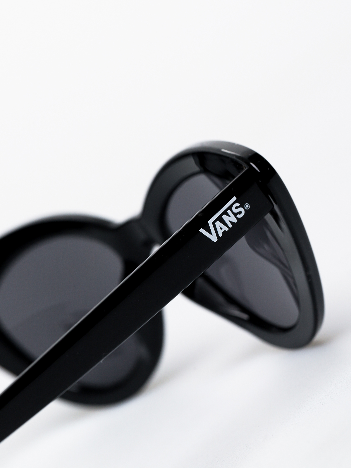 Okulary przeciwsłoneczne Vans Wildin Wmn (black)