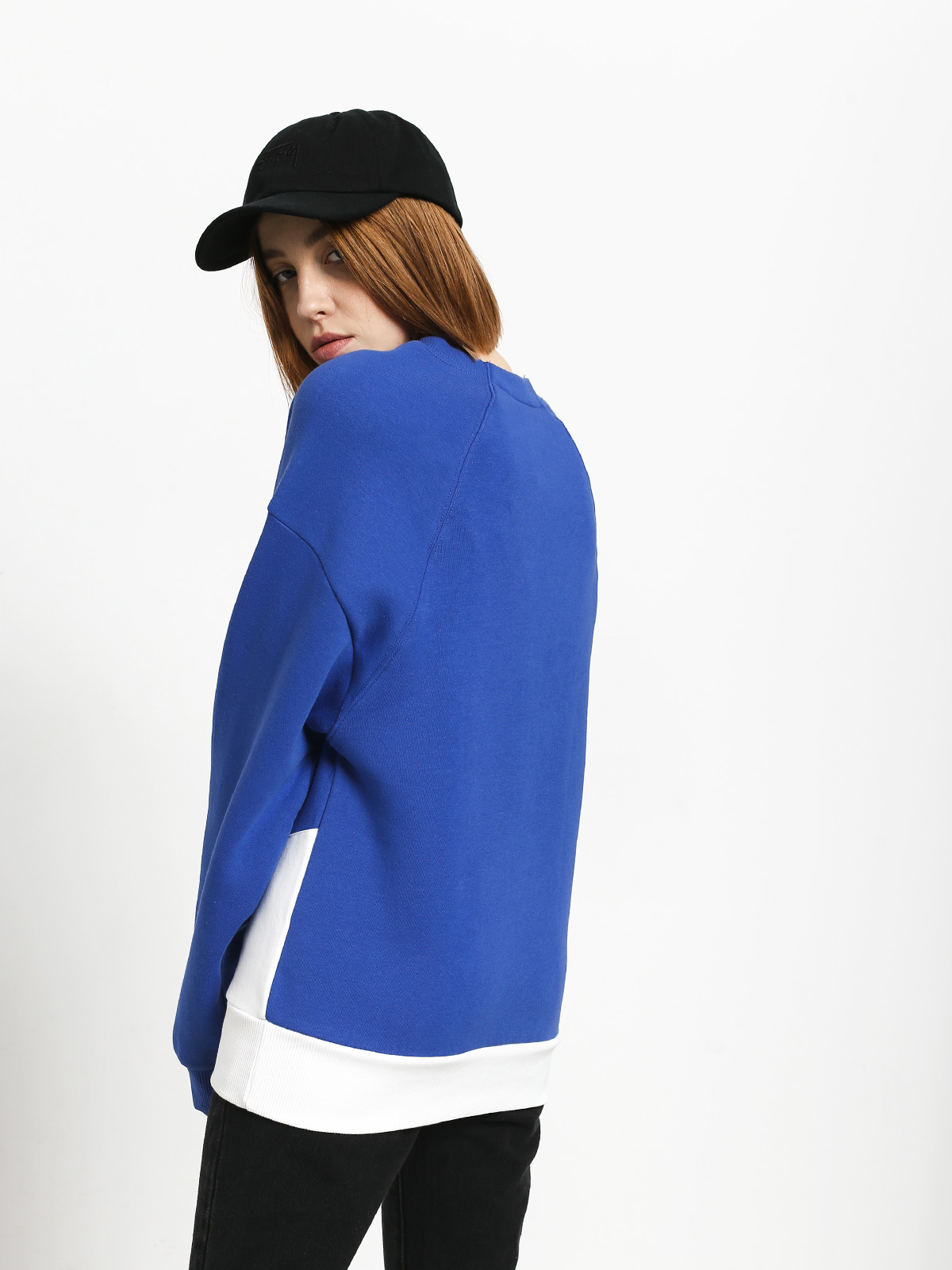 Bluza Reebok Cl V Crew Wmn (crucob/white)