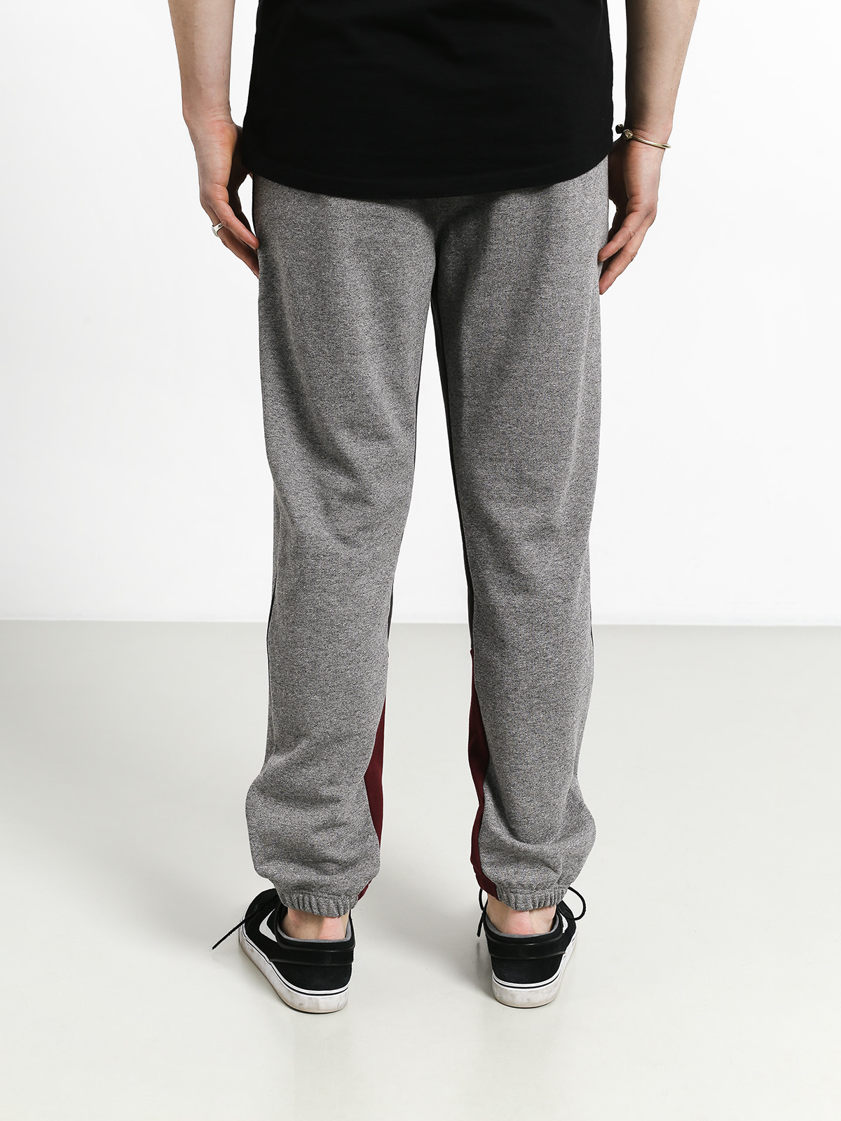 Spodnie Diamond Supply Co. Fordham Sweatpants (heather grey)