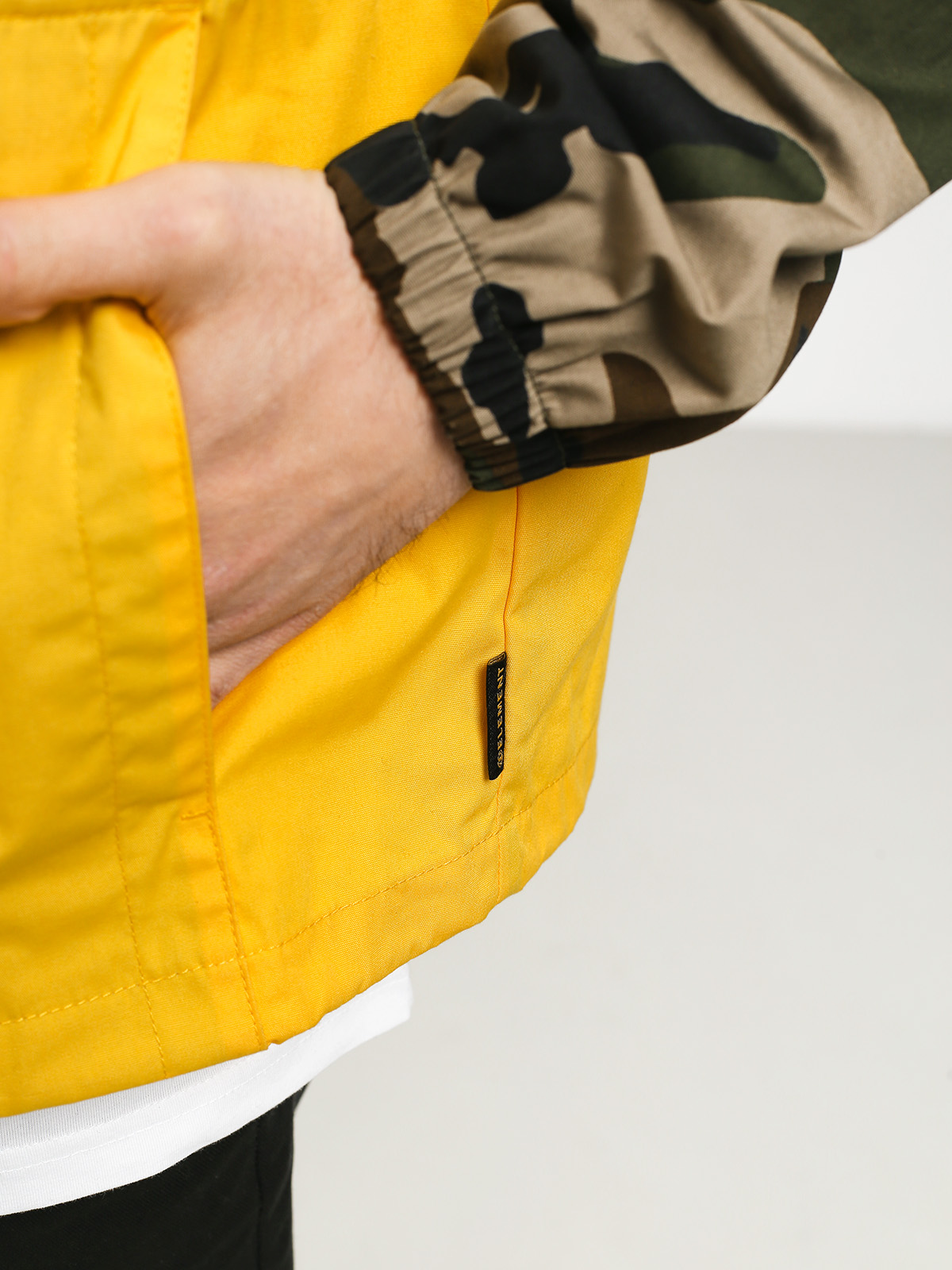 Kurtka Element Covert (solar power)