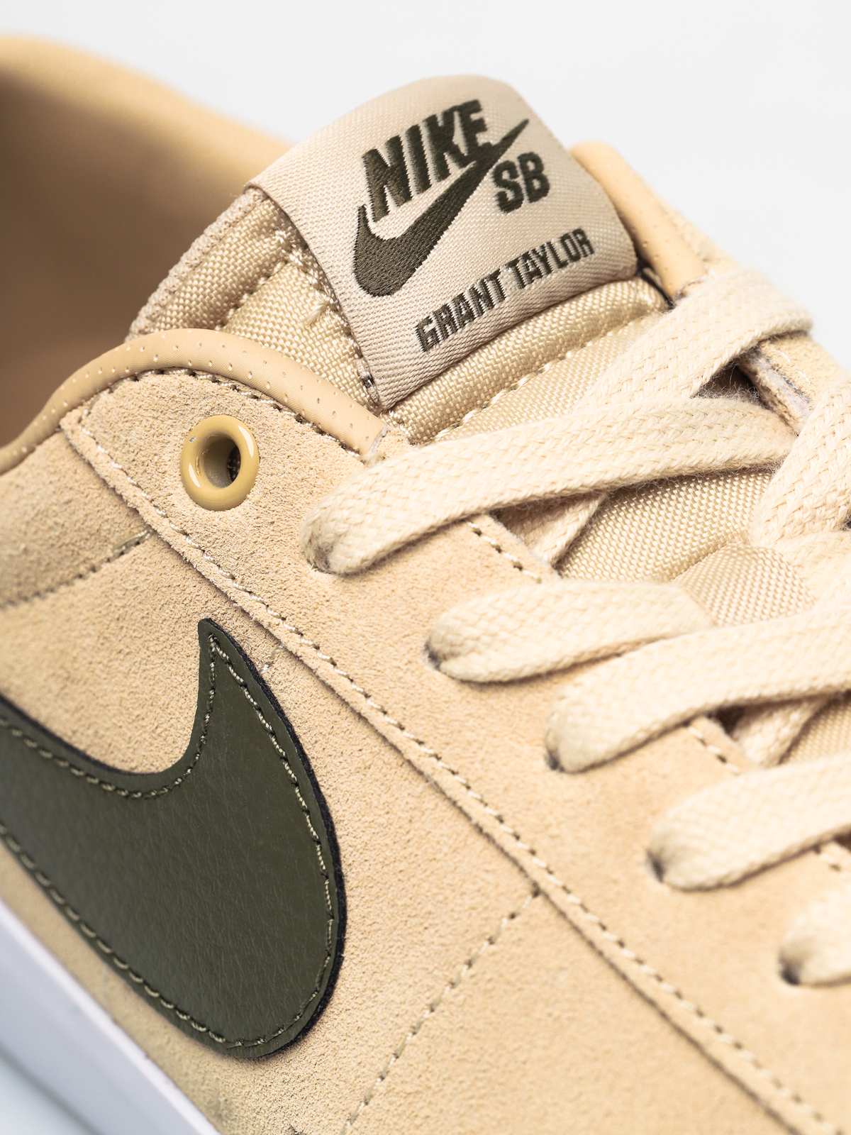 Buty Nike SB Blazer Low Gt (desert ore/medium olive)
