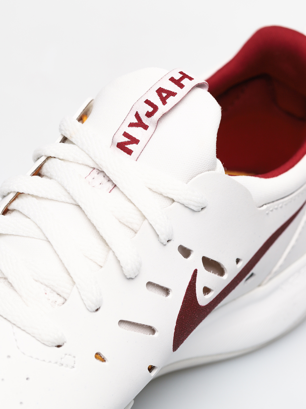 white nike nyjah
