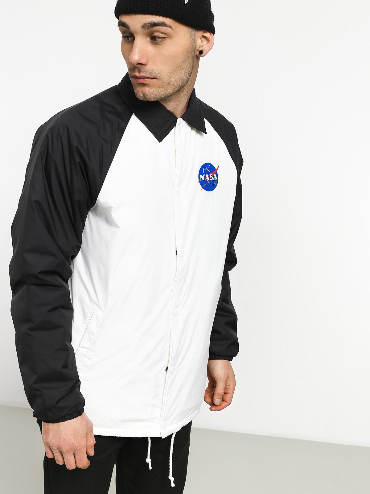 Kurtka Vans x NASA Space Voyager Torrey (space white/black nasa)