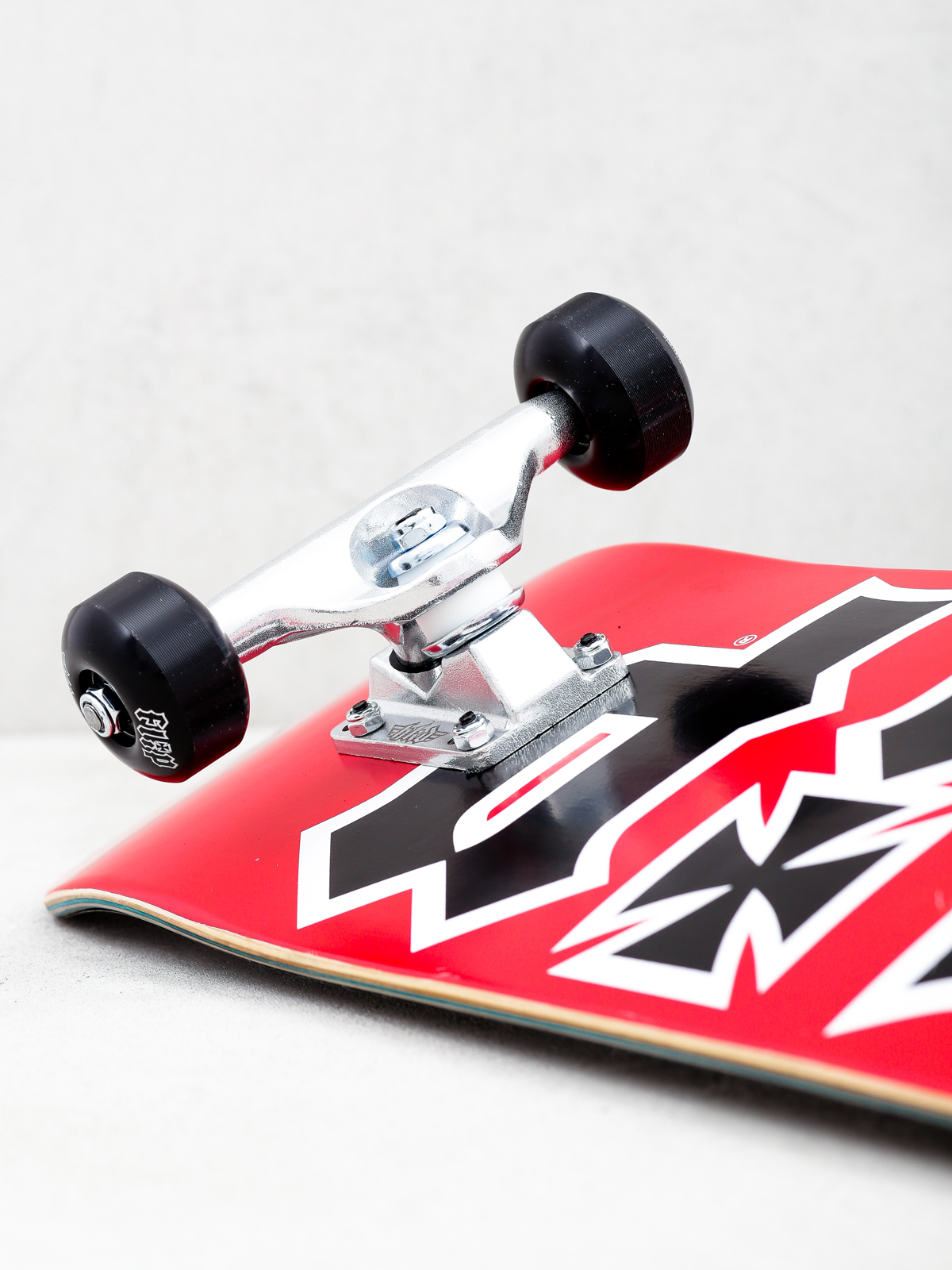 Deskorolka Flip Hkd (red)