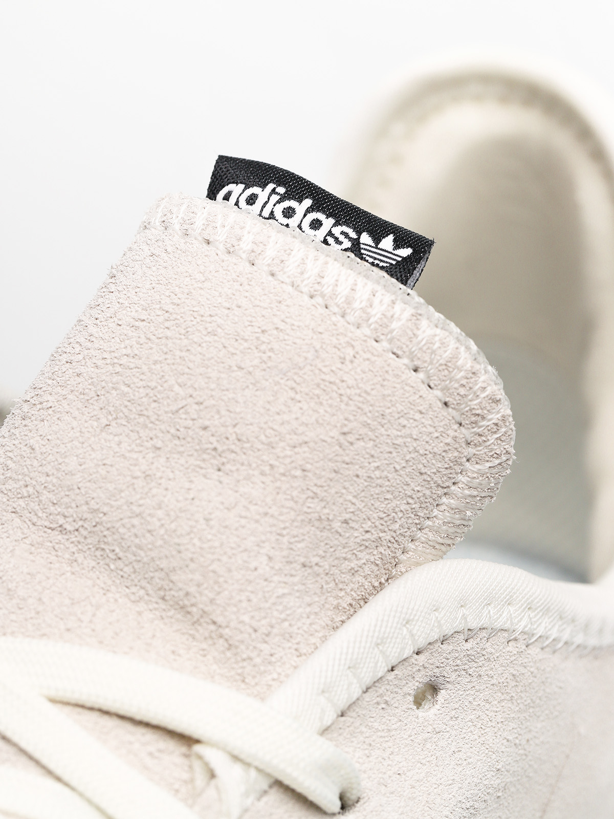 Buty adidas Sabalo (owhite/gum4/gum5)