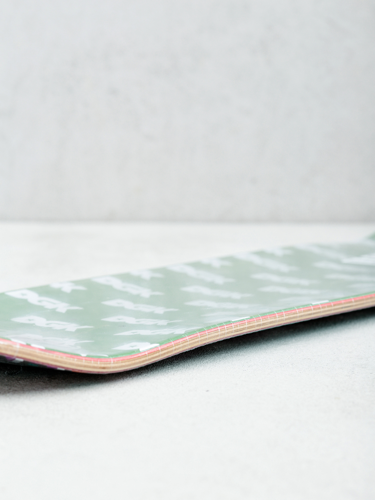 Deck DGK Crazed (multi)