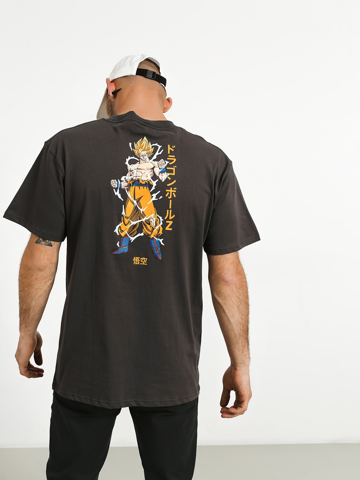T-shirt Primitive Super Saiyan Goku (charcoal)