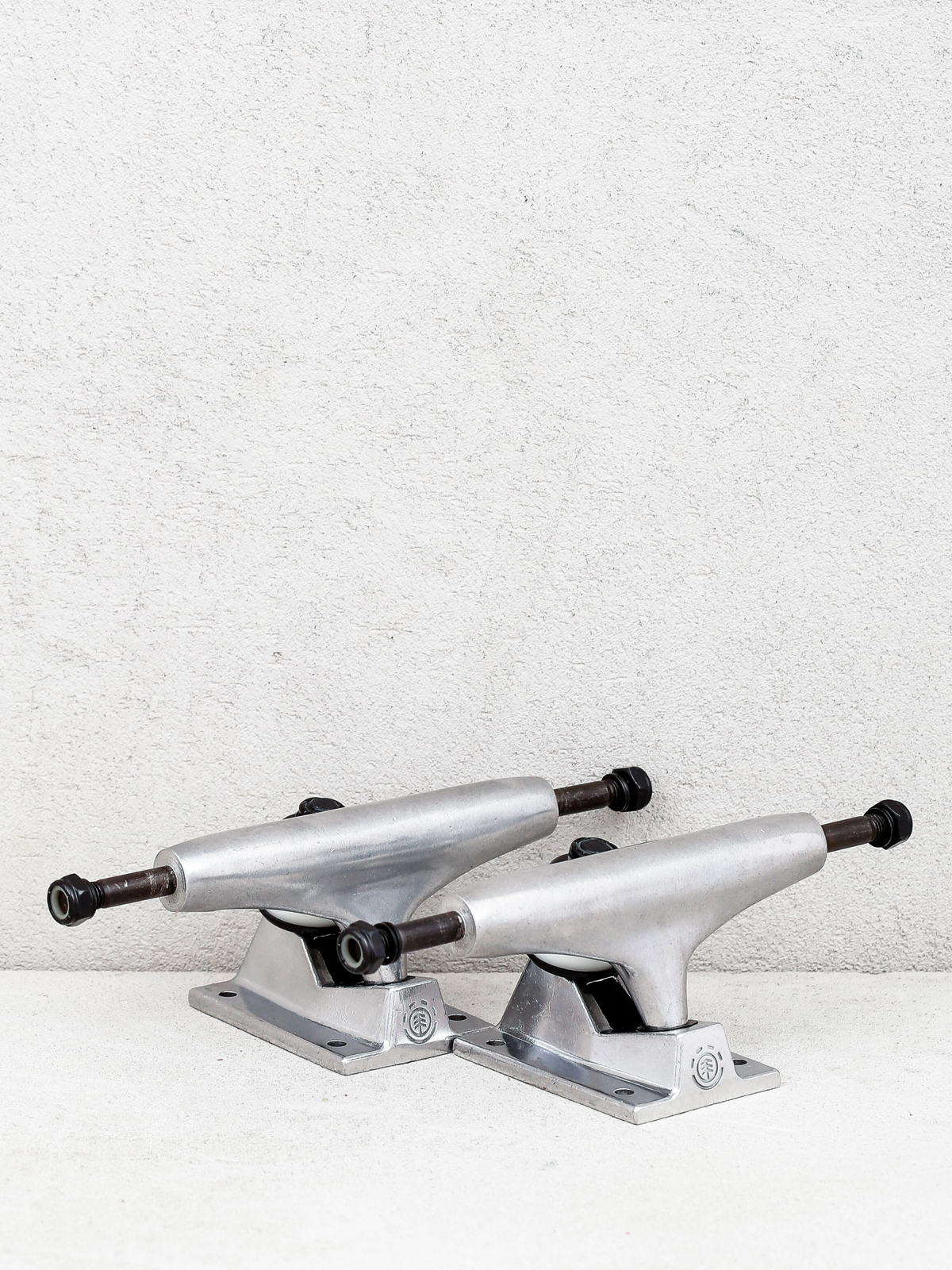 Traki Element Raw Trucks