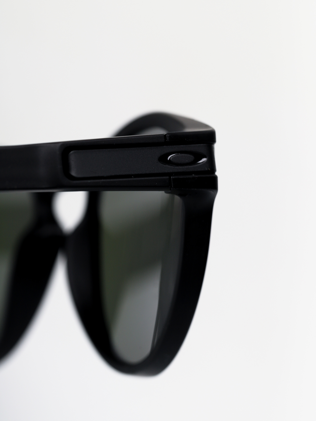 Okulary przeciwsłoneczne Oakley Latch (matte black/violet iridium)