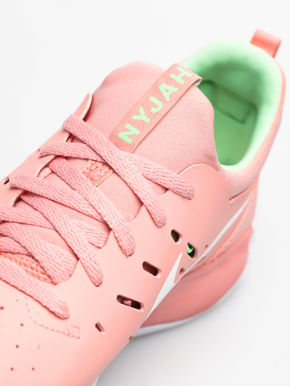 Buty Nike SB Nyjah Free (bleached coral/white aphid green)