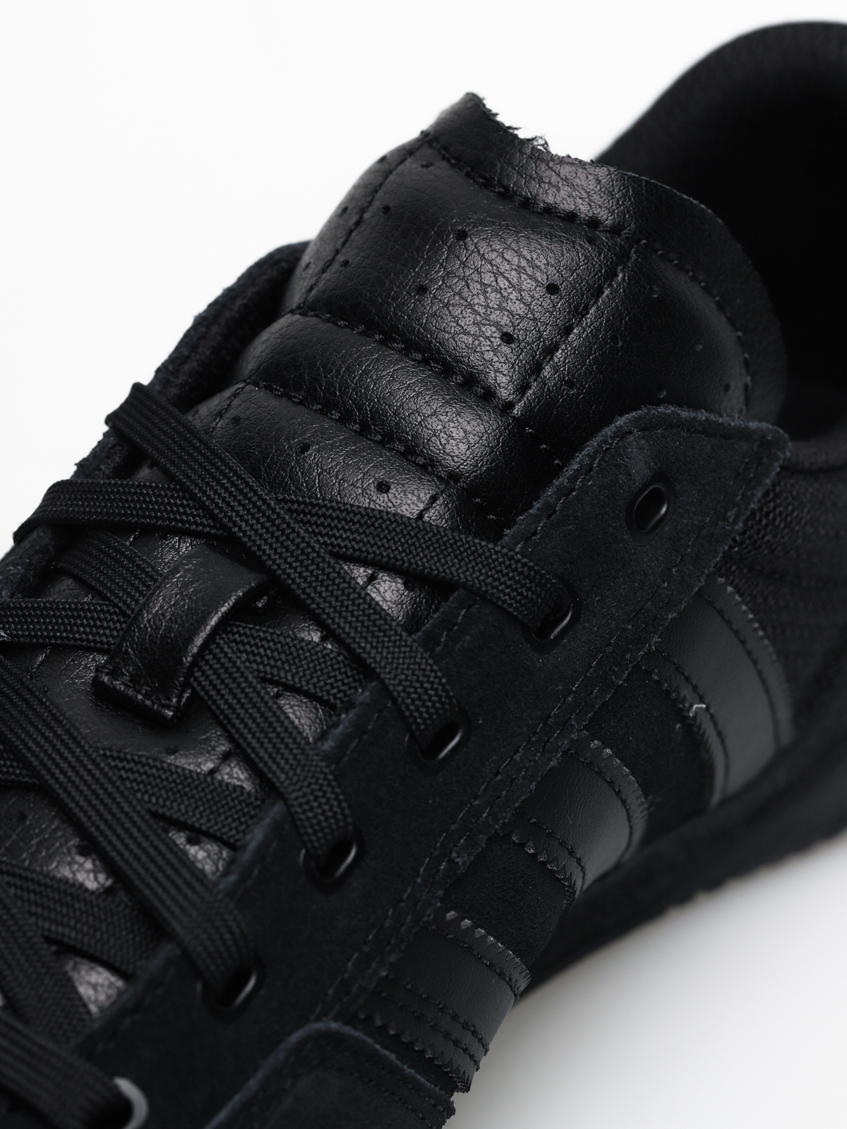 Buty adidas City Cup (core black/core black/core black)