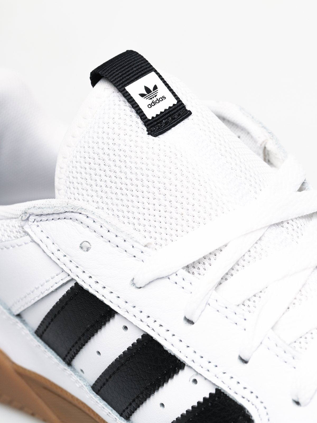 Buty adidas Vrx Low (ftwr white/core black/gum4)