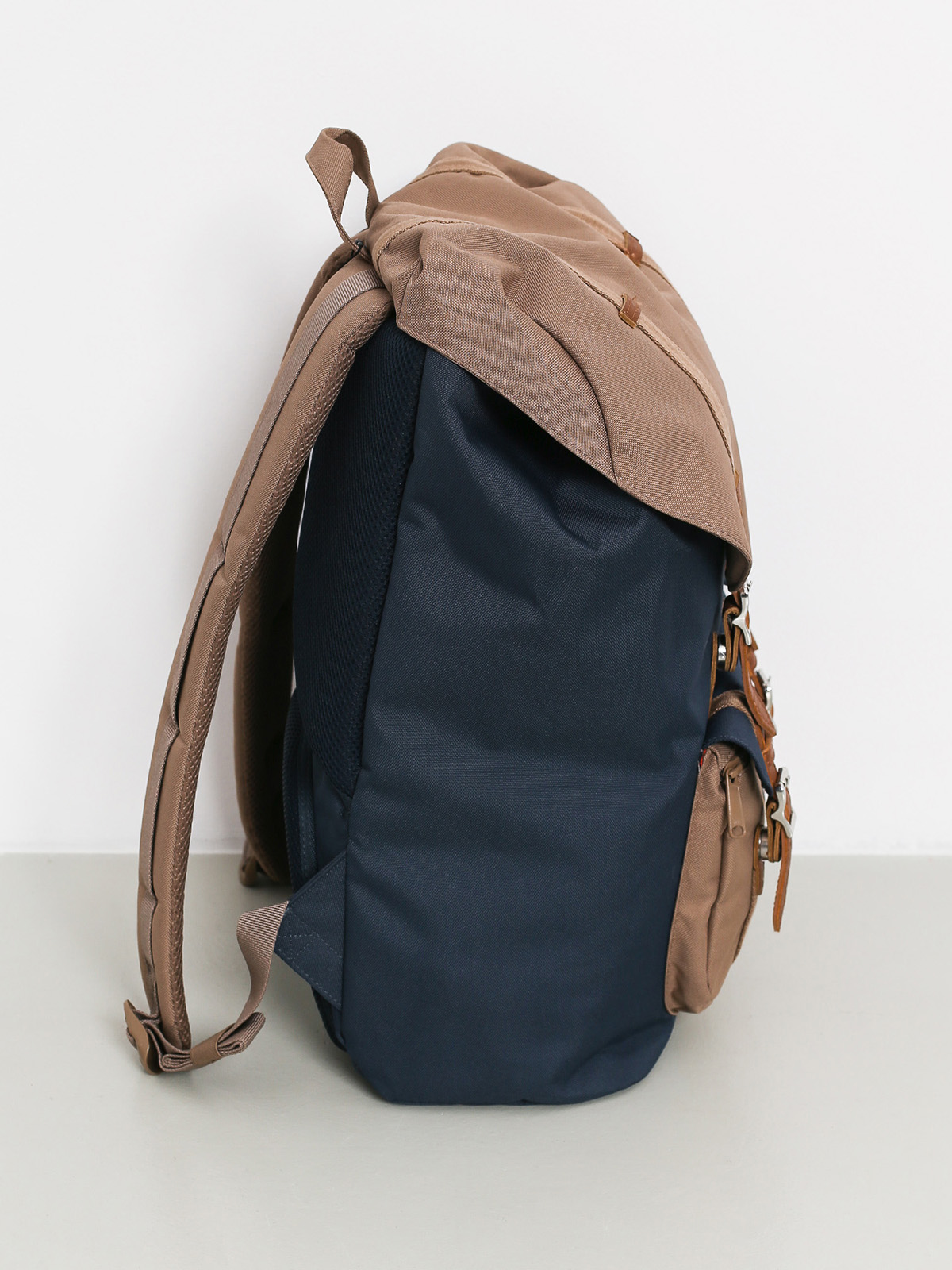Plecak Herschel Supply Co. Little America (navy/pine bark/tan)