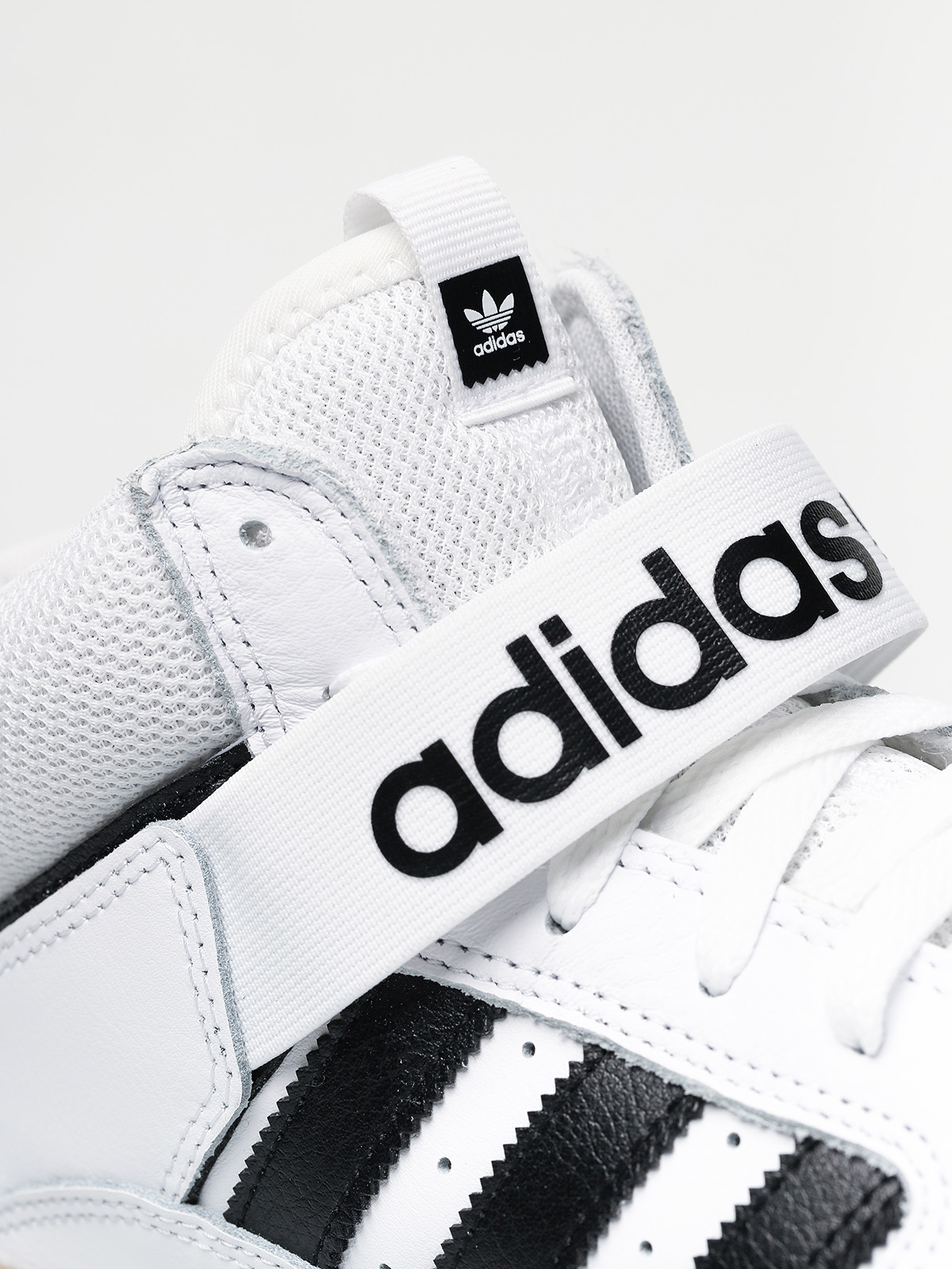 Buty adidas Vrx Mid (ftwr white/core black/gum4)