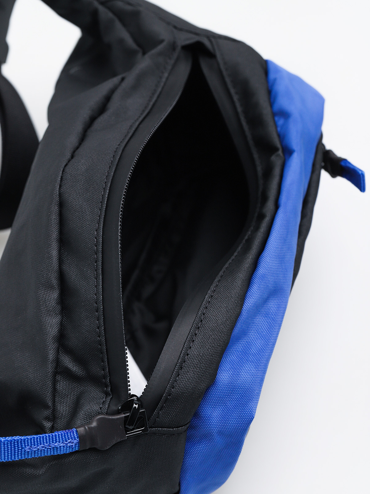 Nerka adidas Dailywaistbag (multicolor/white/bold green/hi res blue s18)