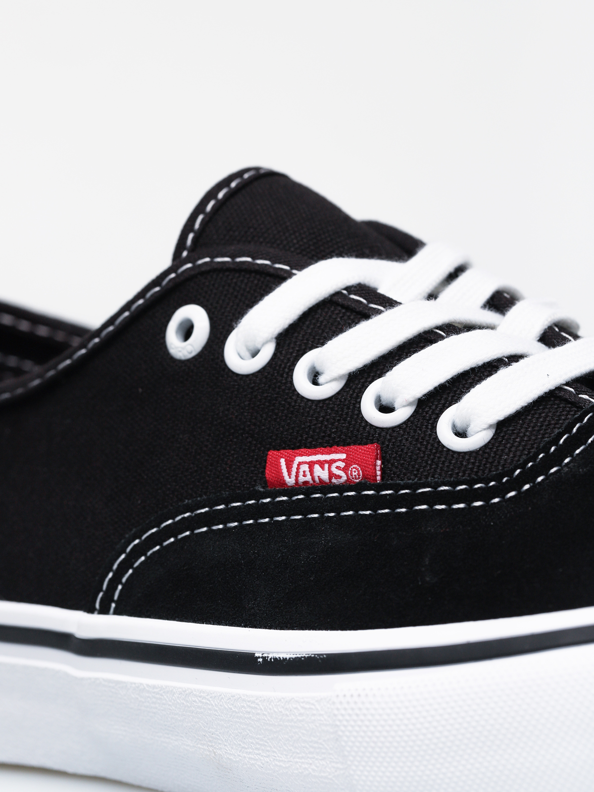 Buty Vans Authentic Pro (black/true white)