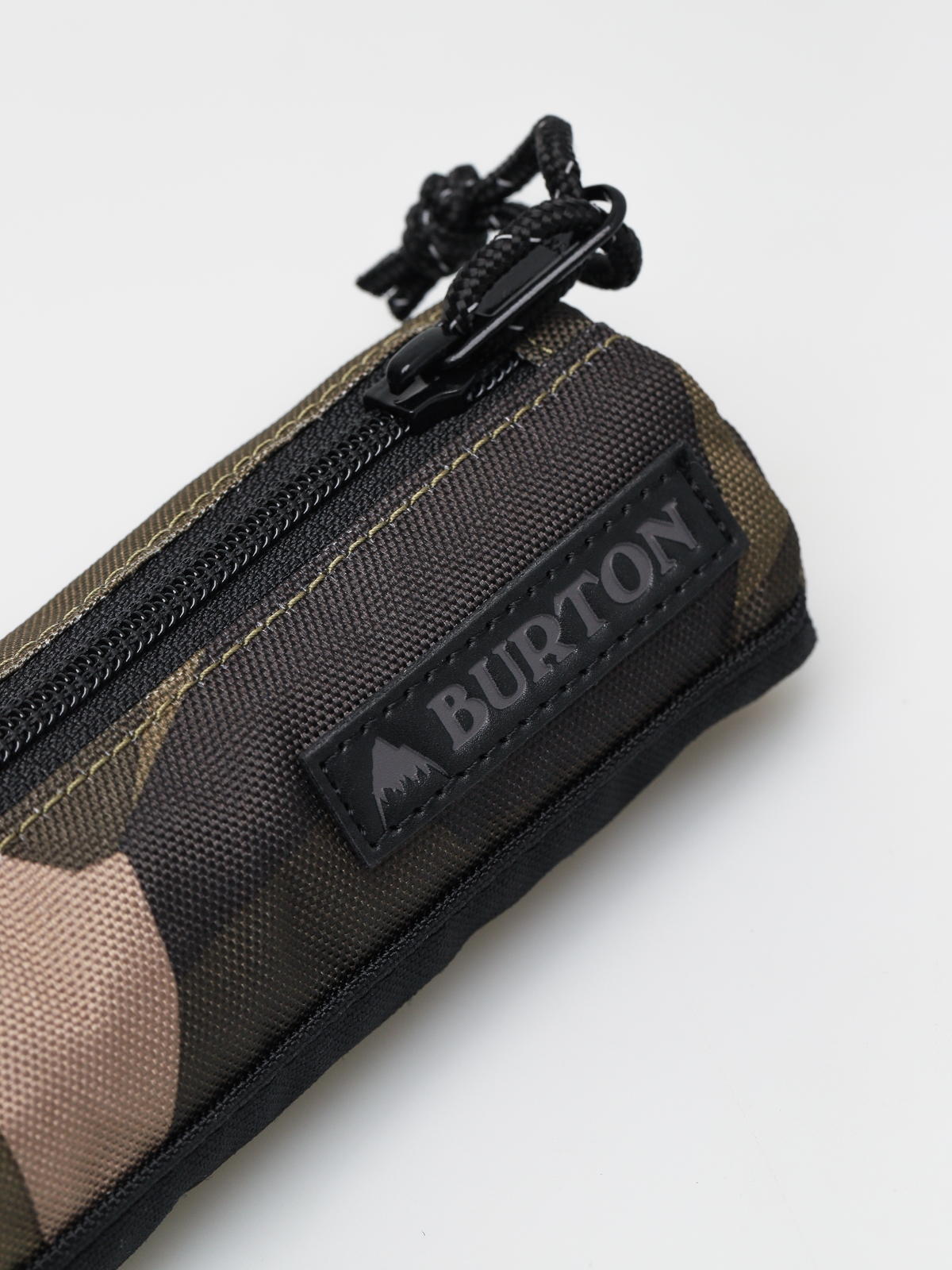 Piórnik Burton Token Case (three crowns camo)