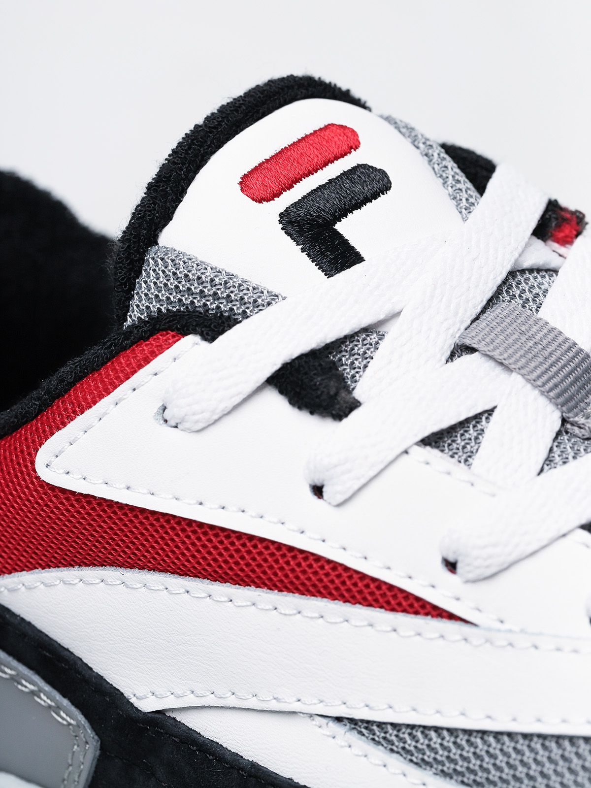 Buty Fila V94M Low (black/white/fila red)
