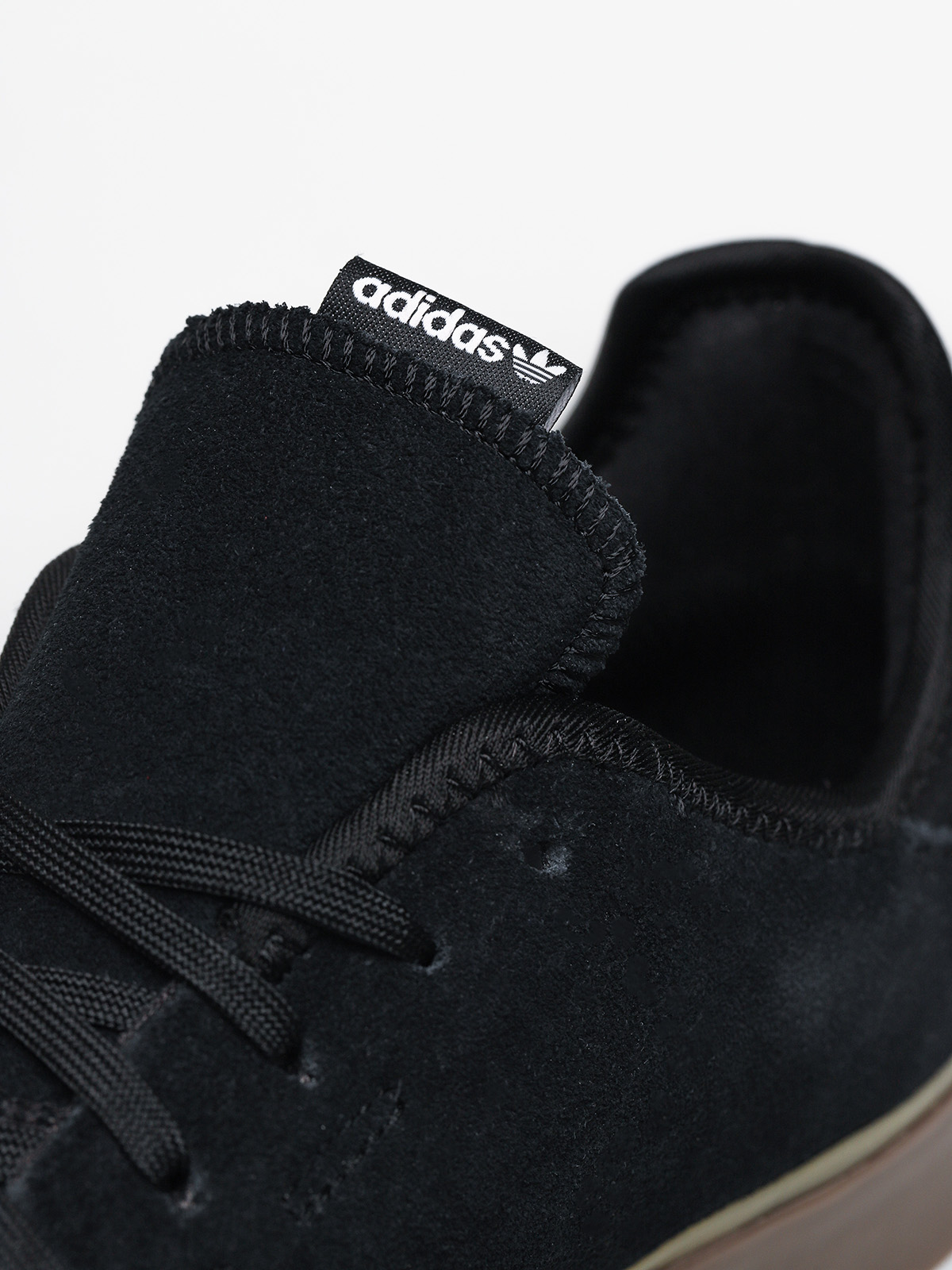 Buty adidas Sabalo (cblack/ftwwht/gum5)