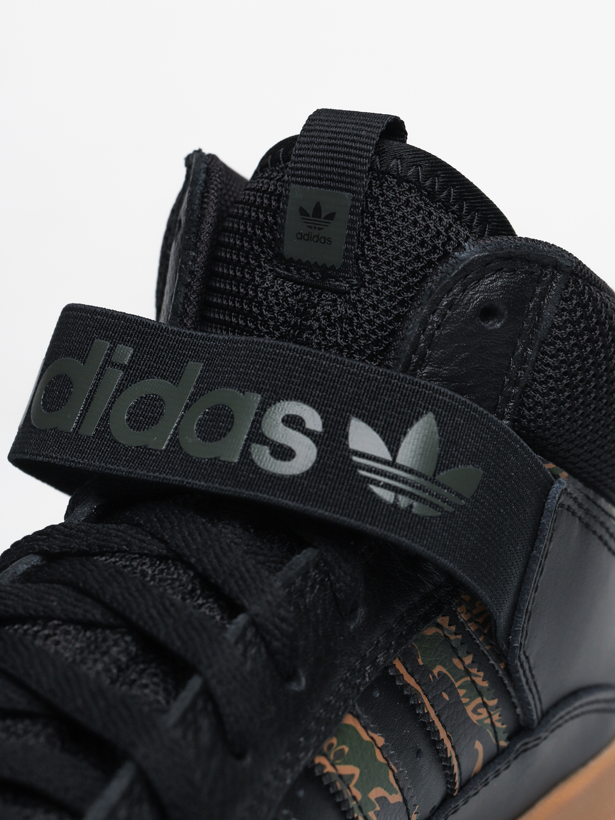 Buty adidas Vrx Mid (cblack/ngtcar/rawdes)