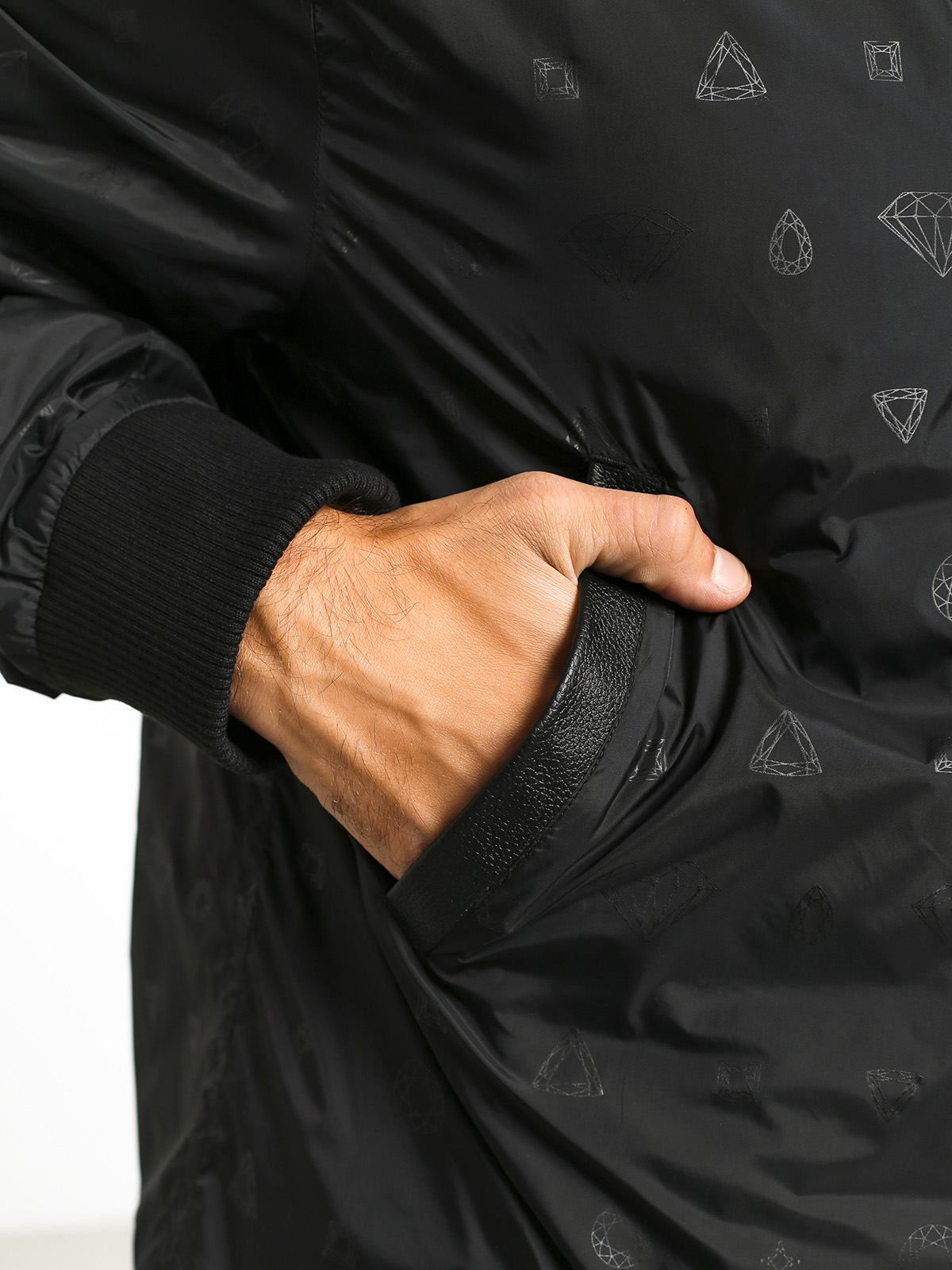 Kurtka Diamond Supply Co. Monogram (black)