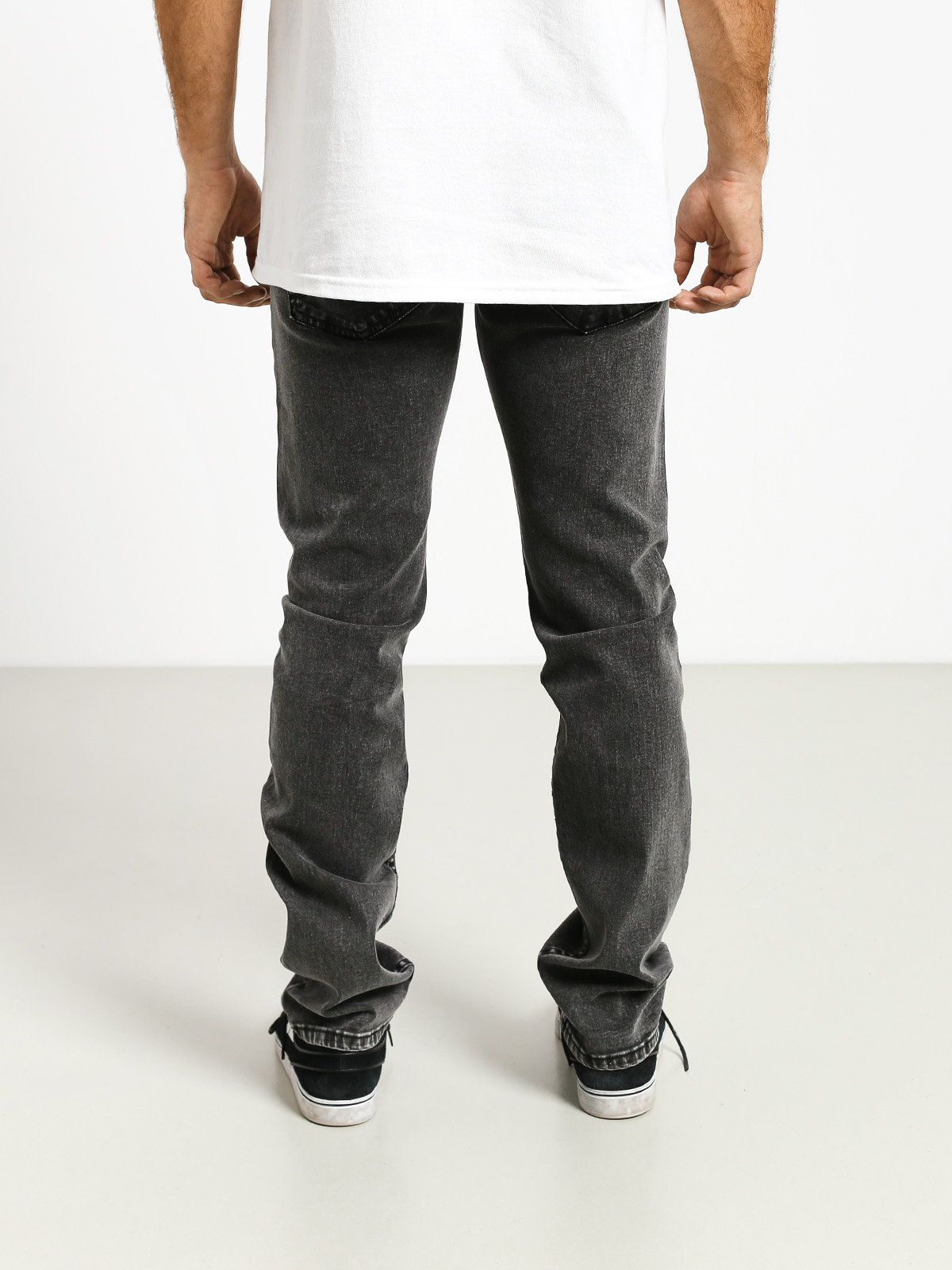 Spodnie MassDnm Classics Jeans Straight Fit (black stone washed)