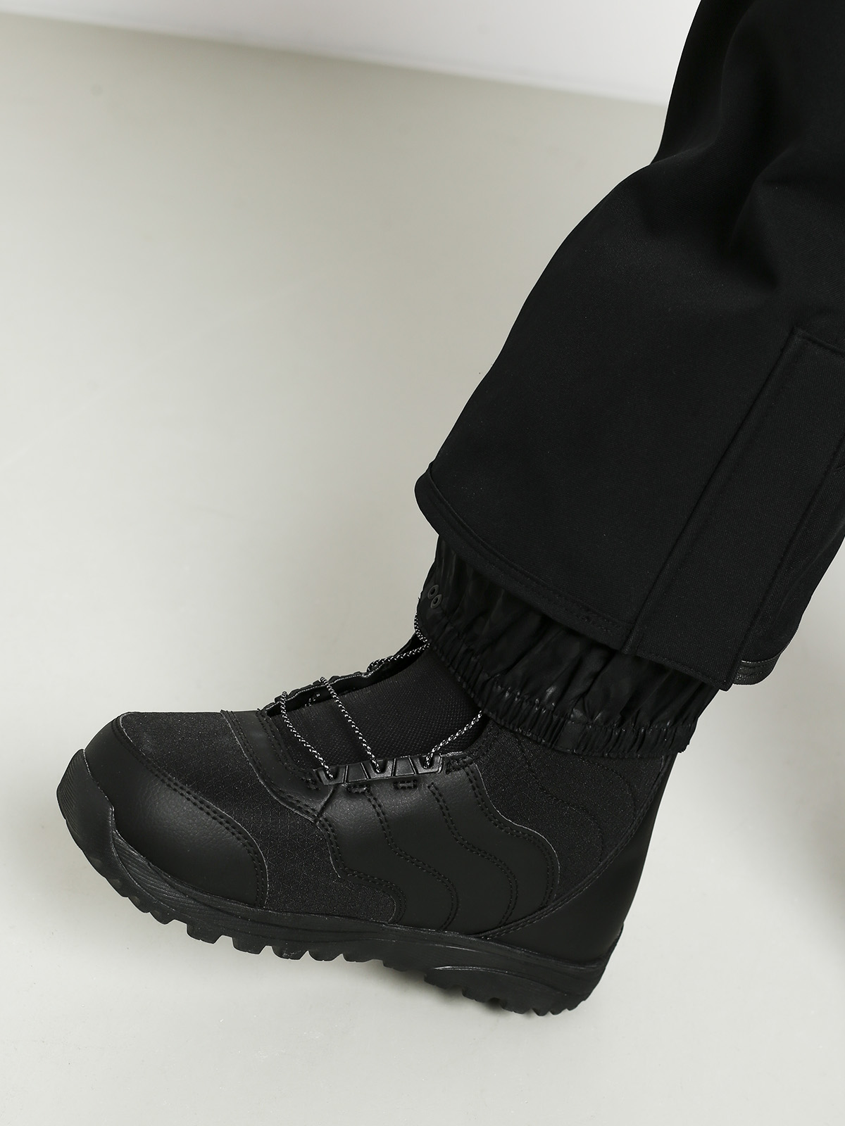 Damskie Spodnie snowboardowe Volcom Swift Bib Overall (blk)