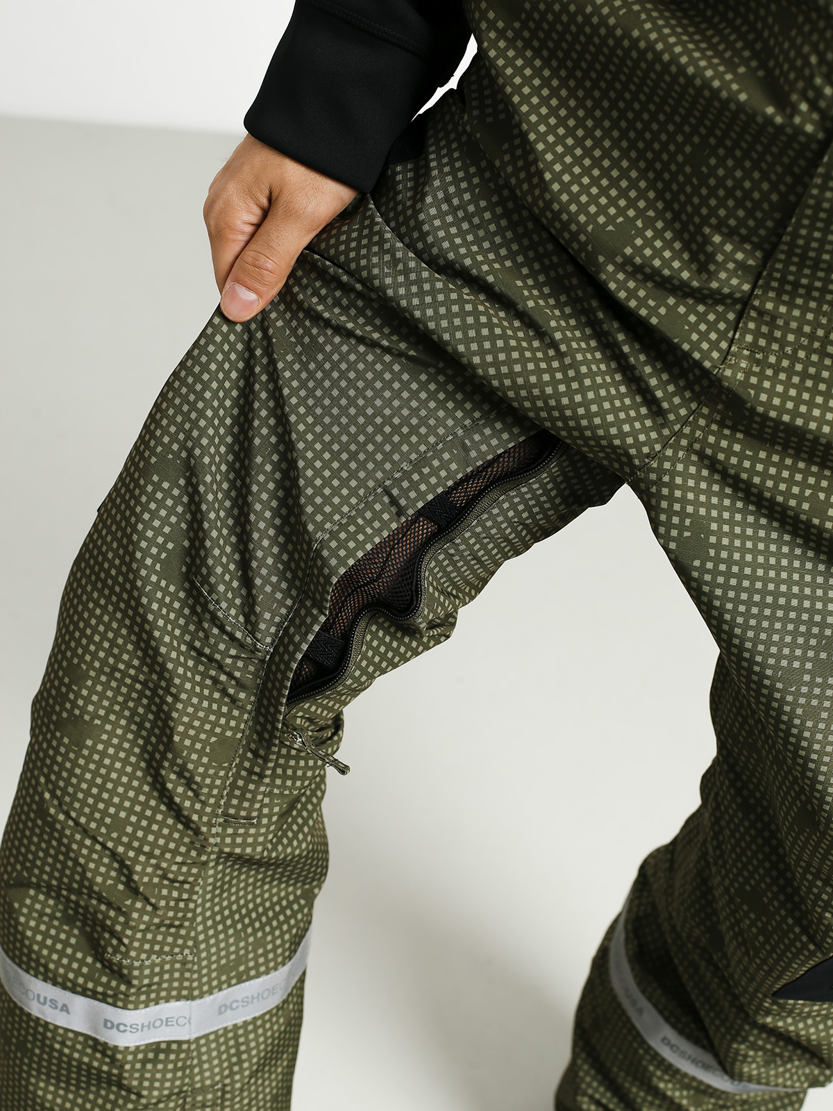 Męskie Spodnie snowboardowe DC Revival Bib (desert night camo)