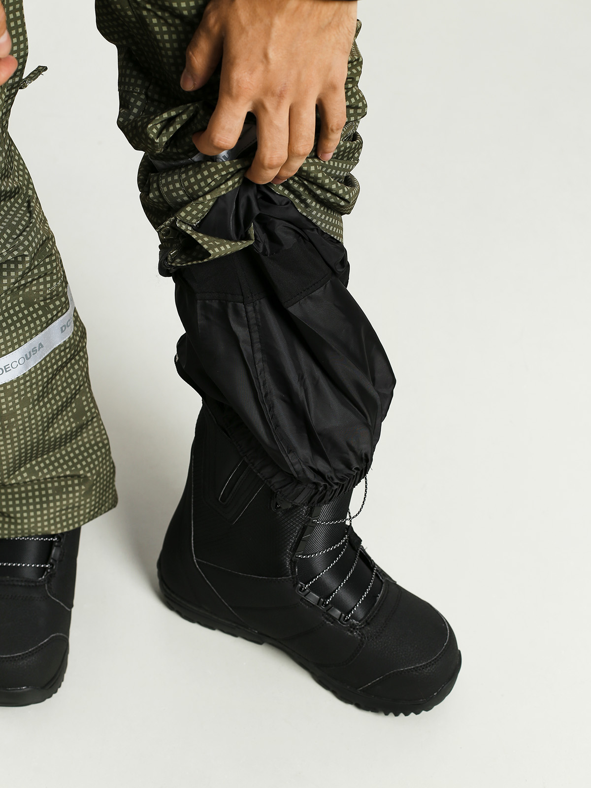 Męskie Spodnie snowboardowe DC Revival Bib (desert night camo)