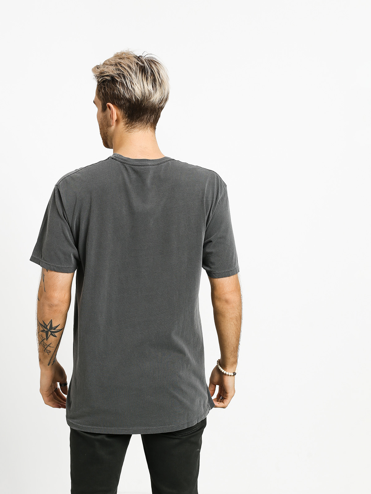 T-shirt Primitive Wave Pigment Dyed (vintage black)