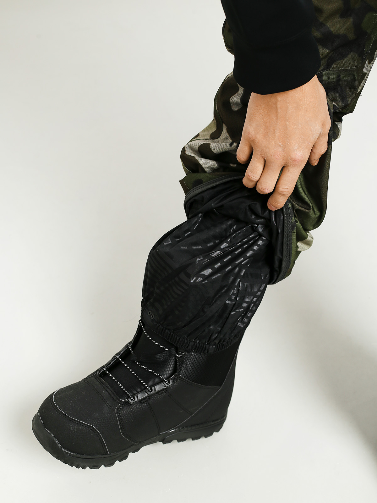 Męskie Spodnie snowboardowe Volcom Roan Bib Overall (cmg)