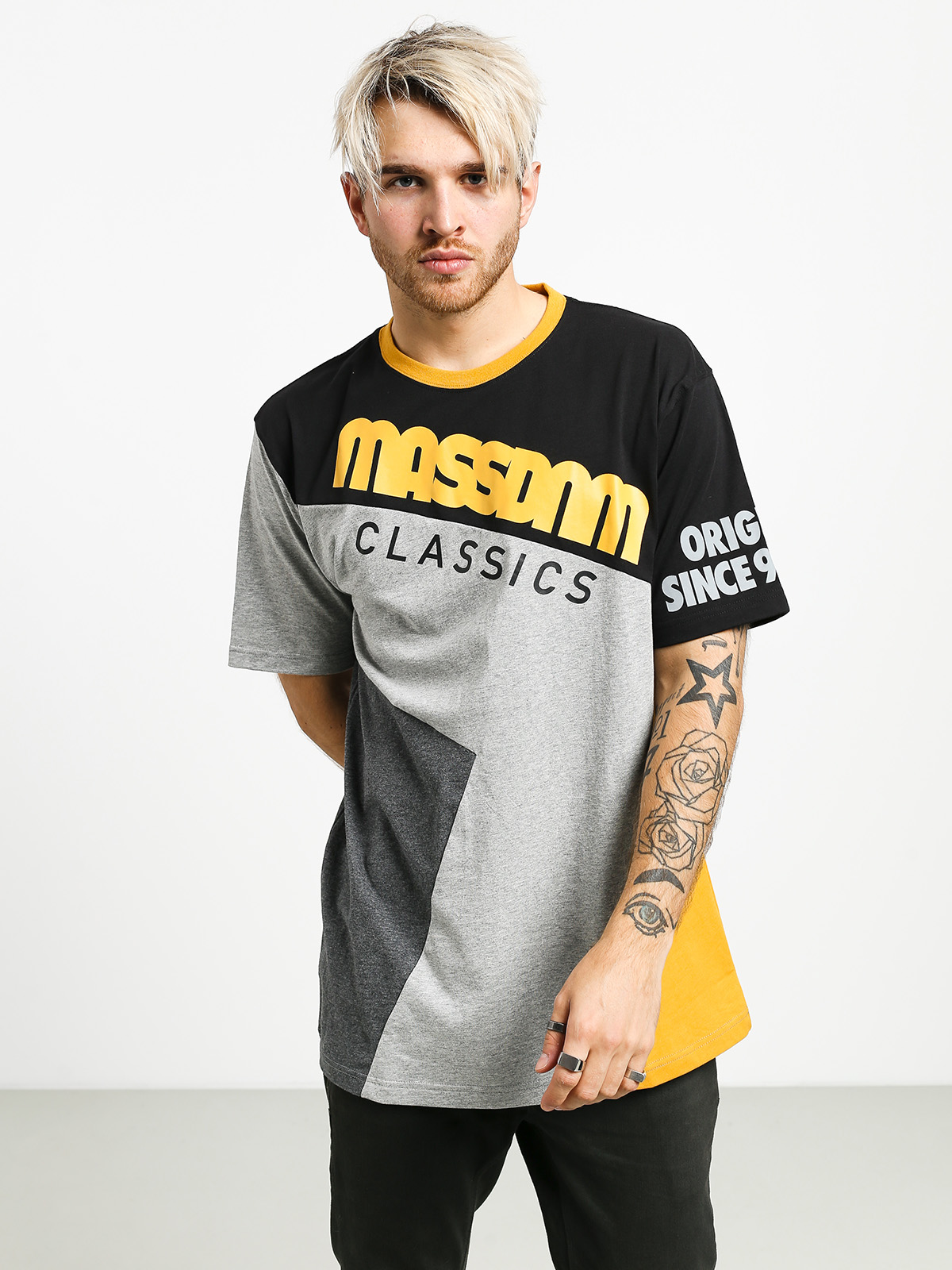 T-shirt MassDnm Boomerang (black)