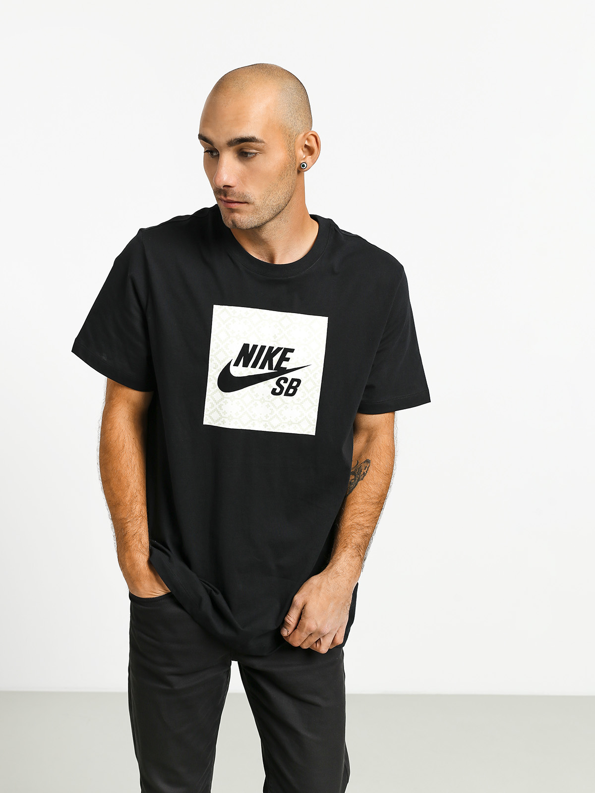 T-shirt Nike SB Logo Nomad (black)