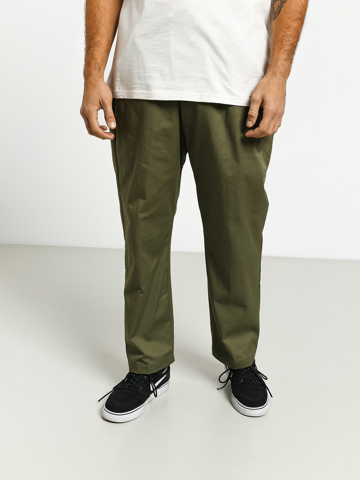 Spodnie Nike SB Dry Pull On Chino (medium olive)