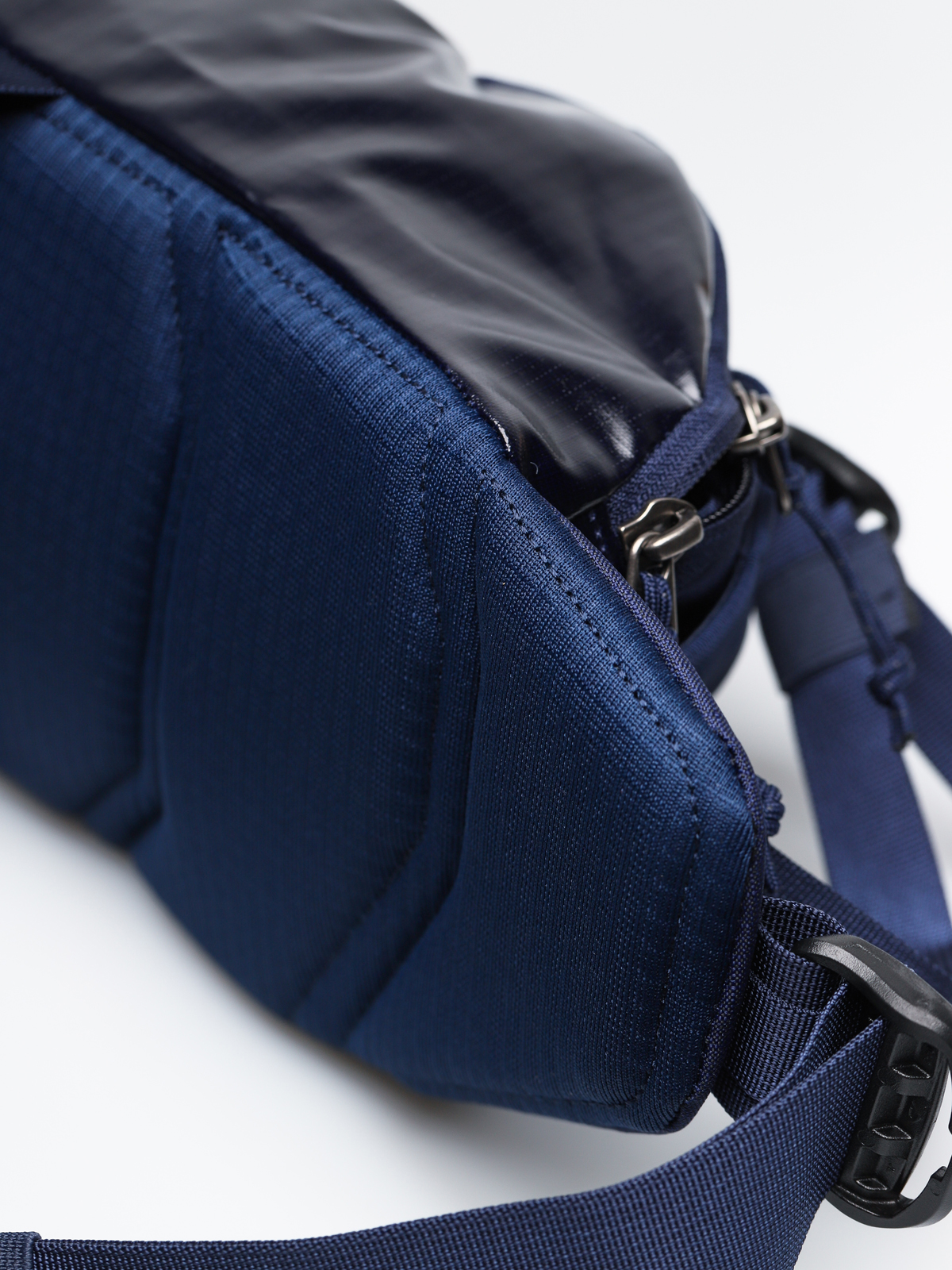 Nerka Patagonia Black Hole Waist Pack 5L (classic navy)