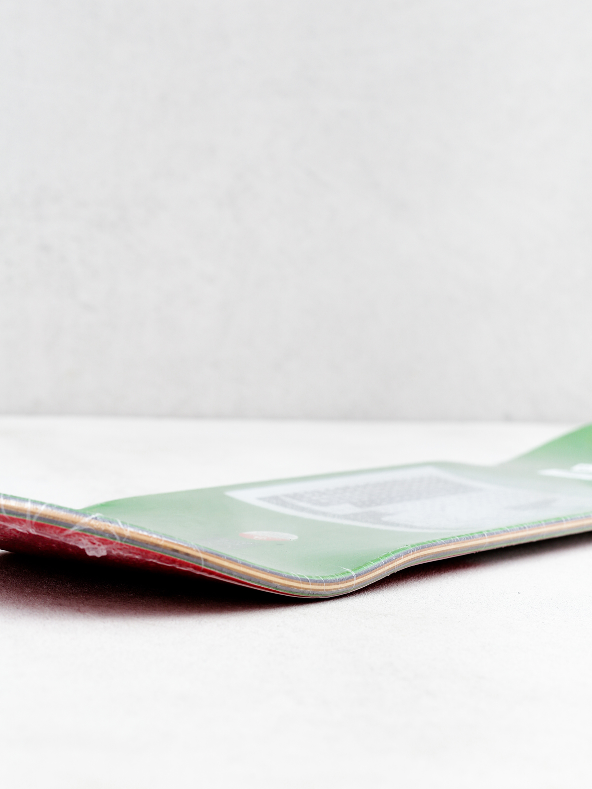 Deck Polar Skate Spilled Milk (red)