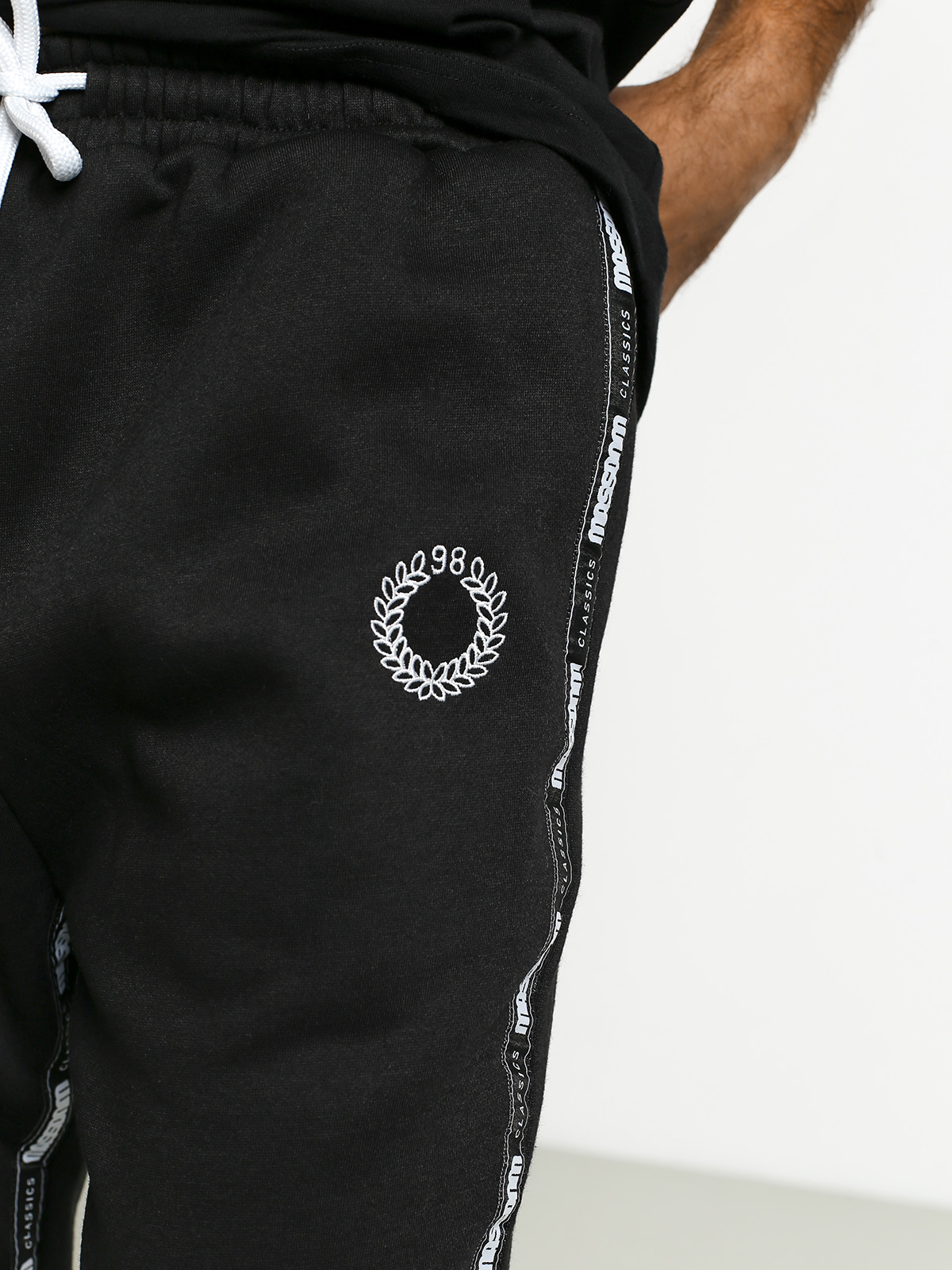 Spodnie MassDnm Gap Sneaker Fit (black)