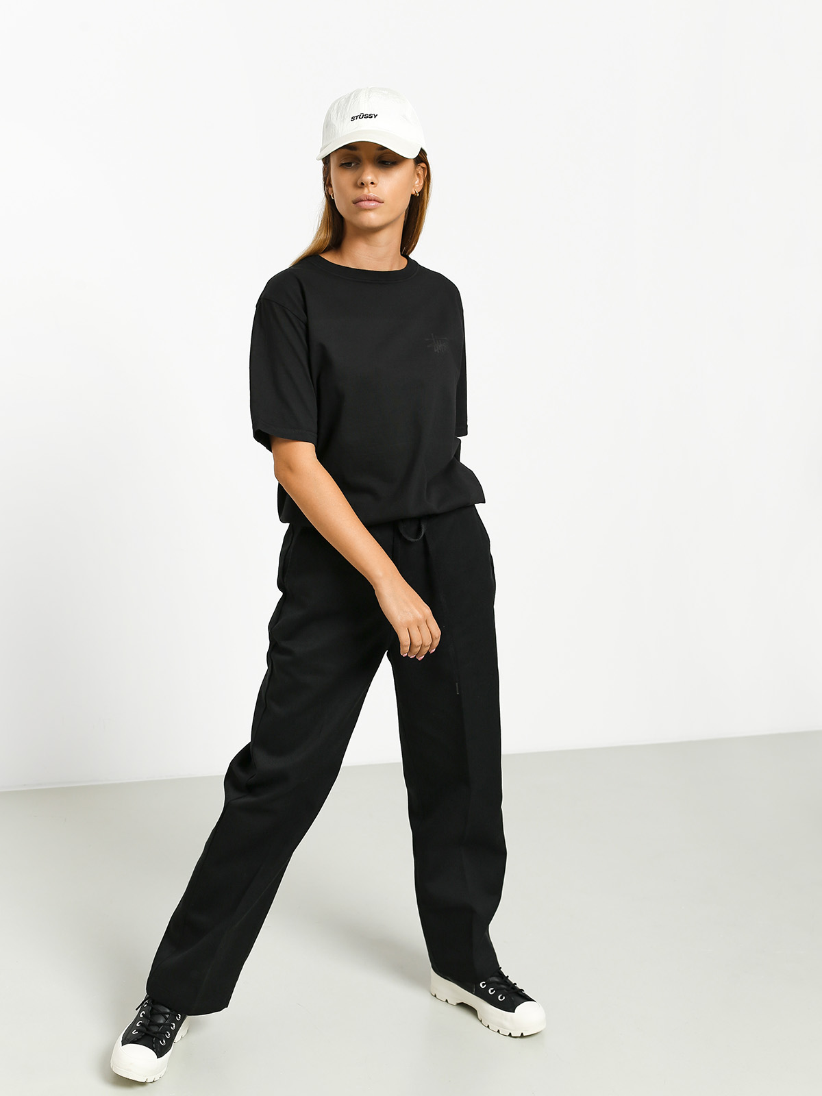 T-shirt Stussy Basic Logo Pig Dyed Wmn (black)