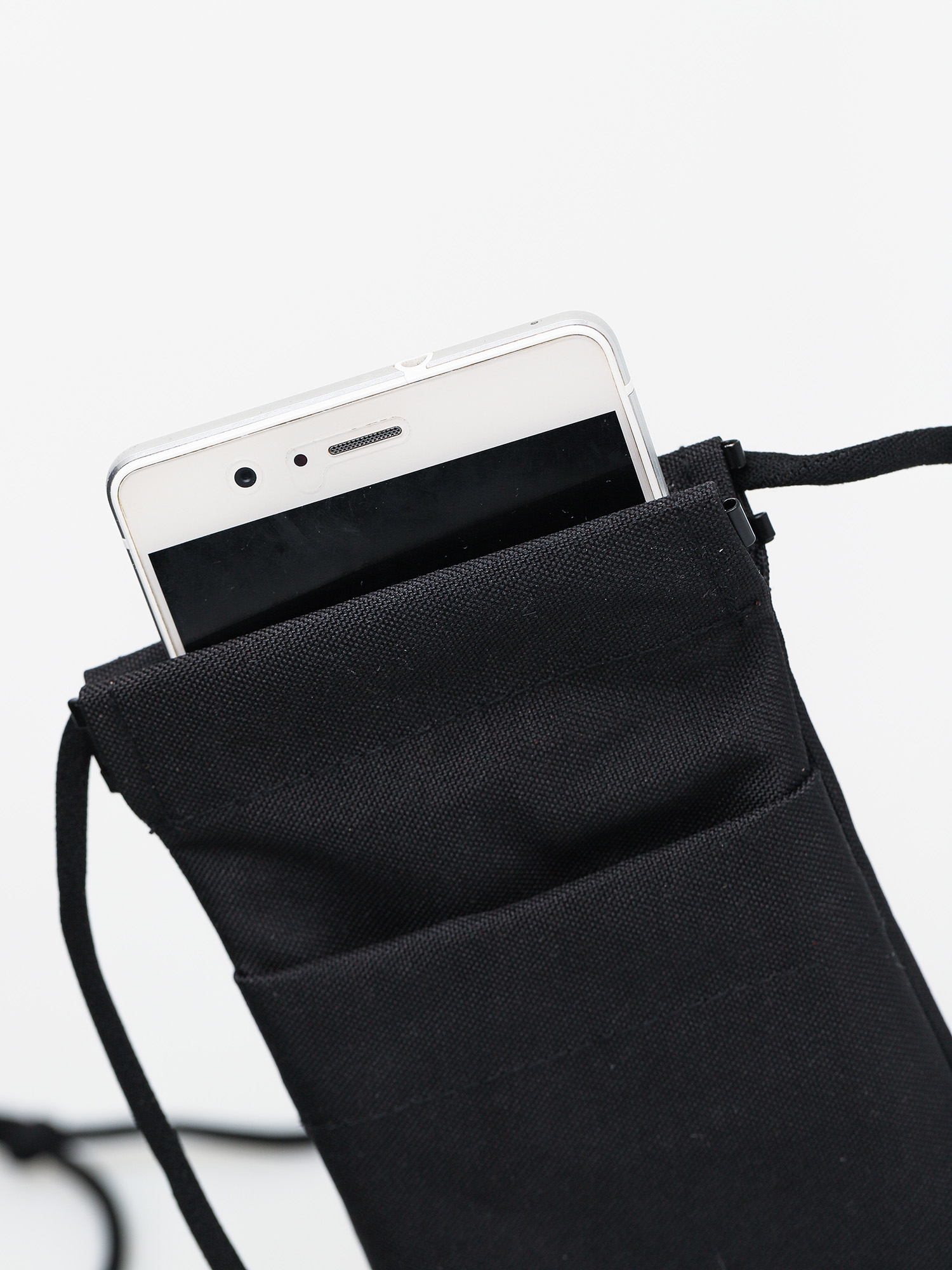 Nerka Ucon Acrobatics Madison Stealth (black)