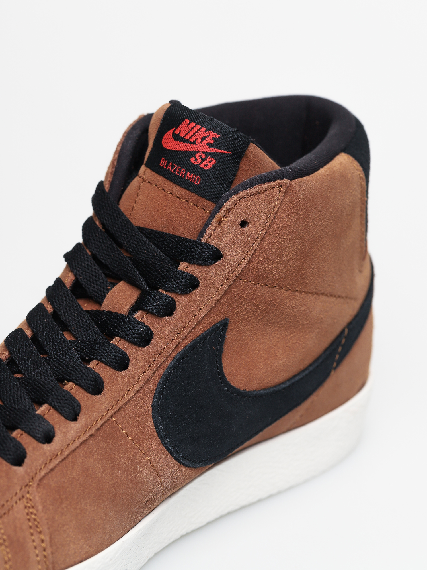 Buty Nike SB Zoom Blazer Mid (lt british tan/black)