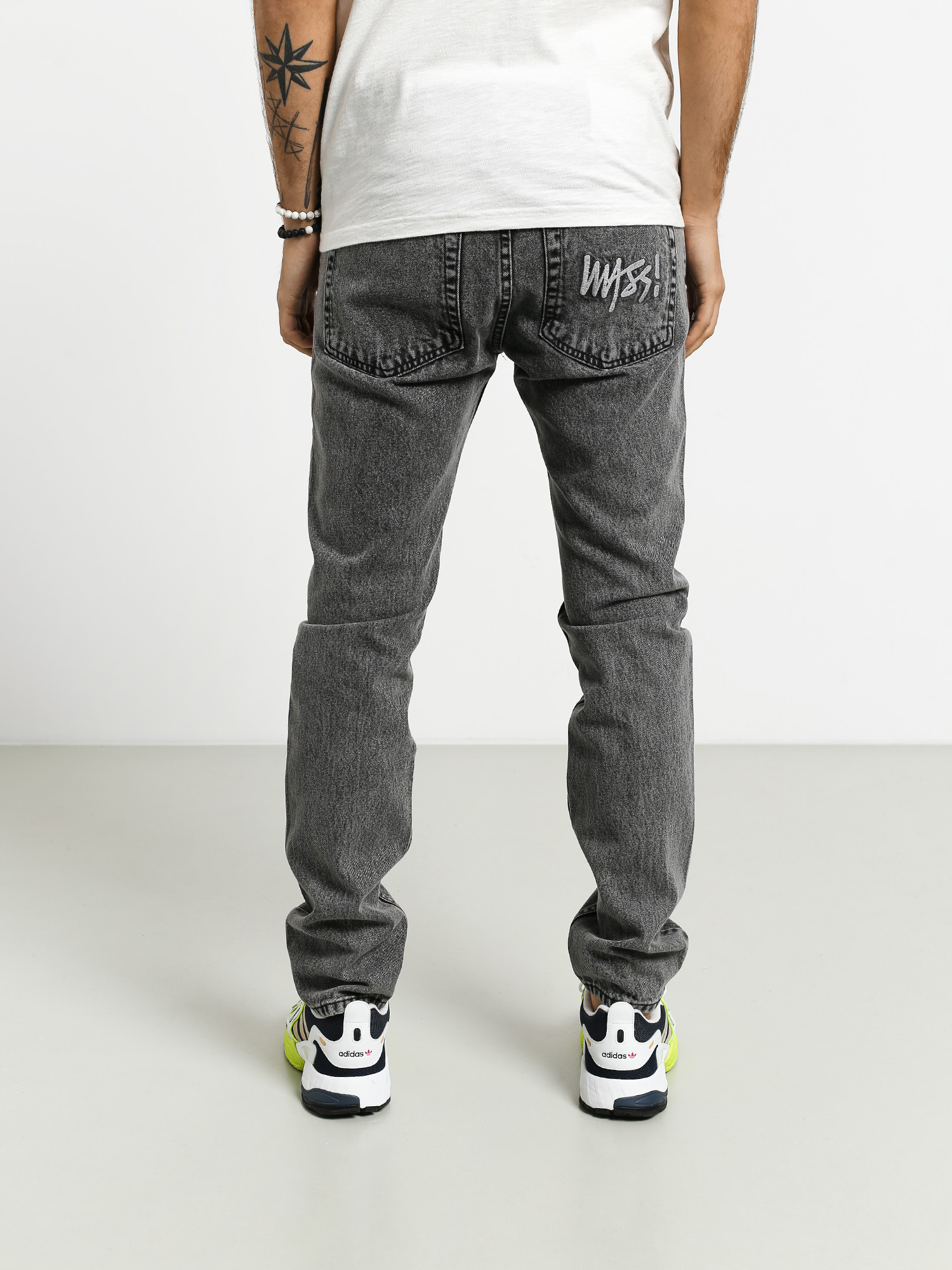 Spodnie MassDnm Signature Jeans Tapered Fit (black stone washed)