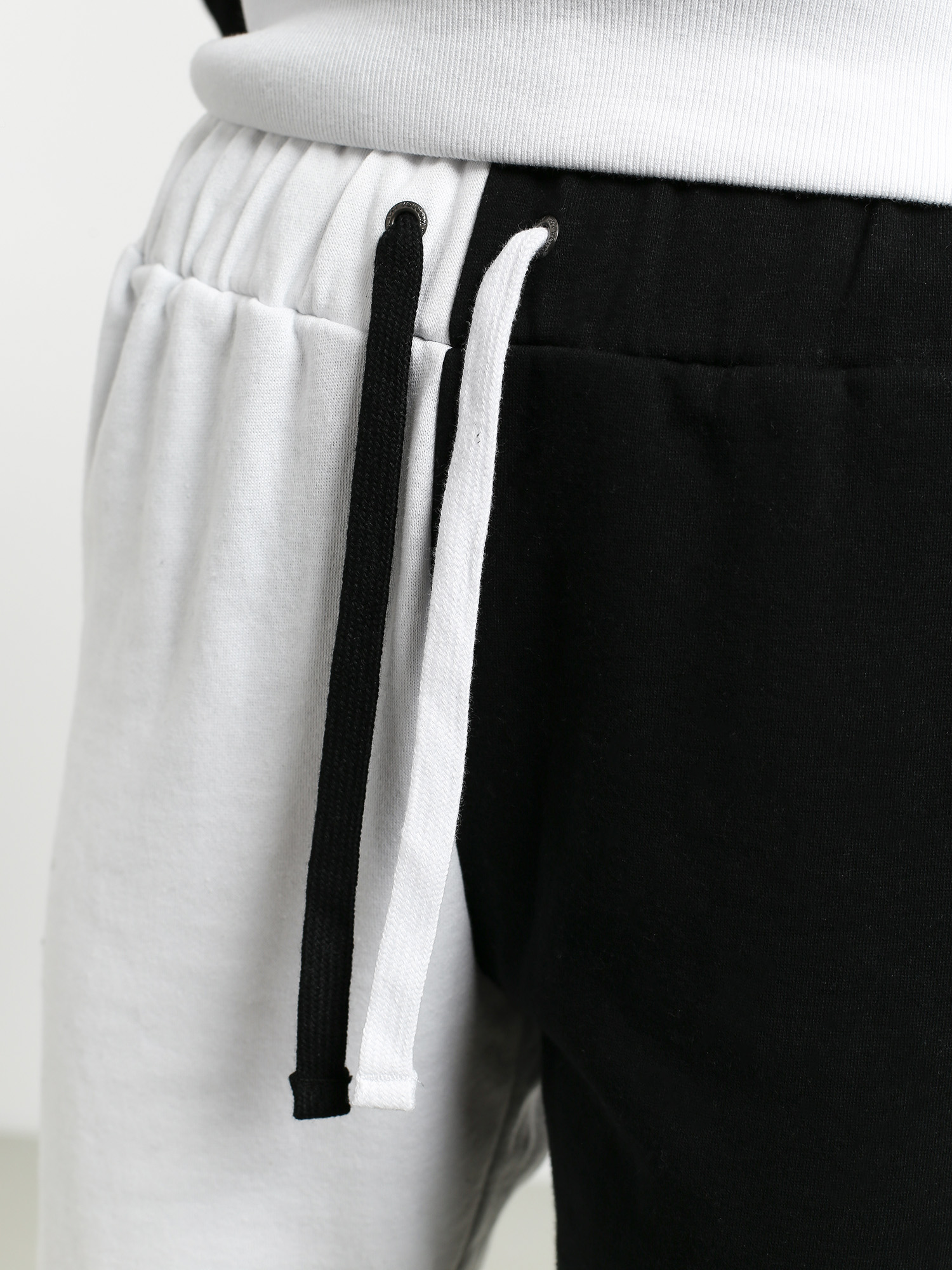 Spodnie Volcom Vol Stone Flc Wmn (black white)
