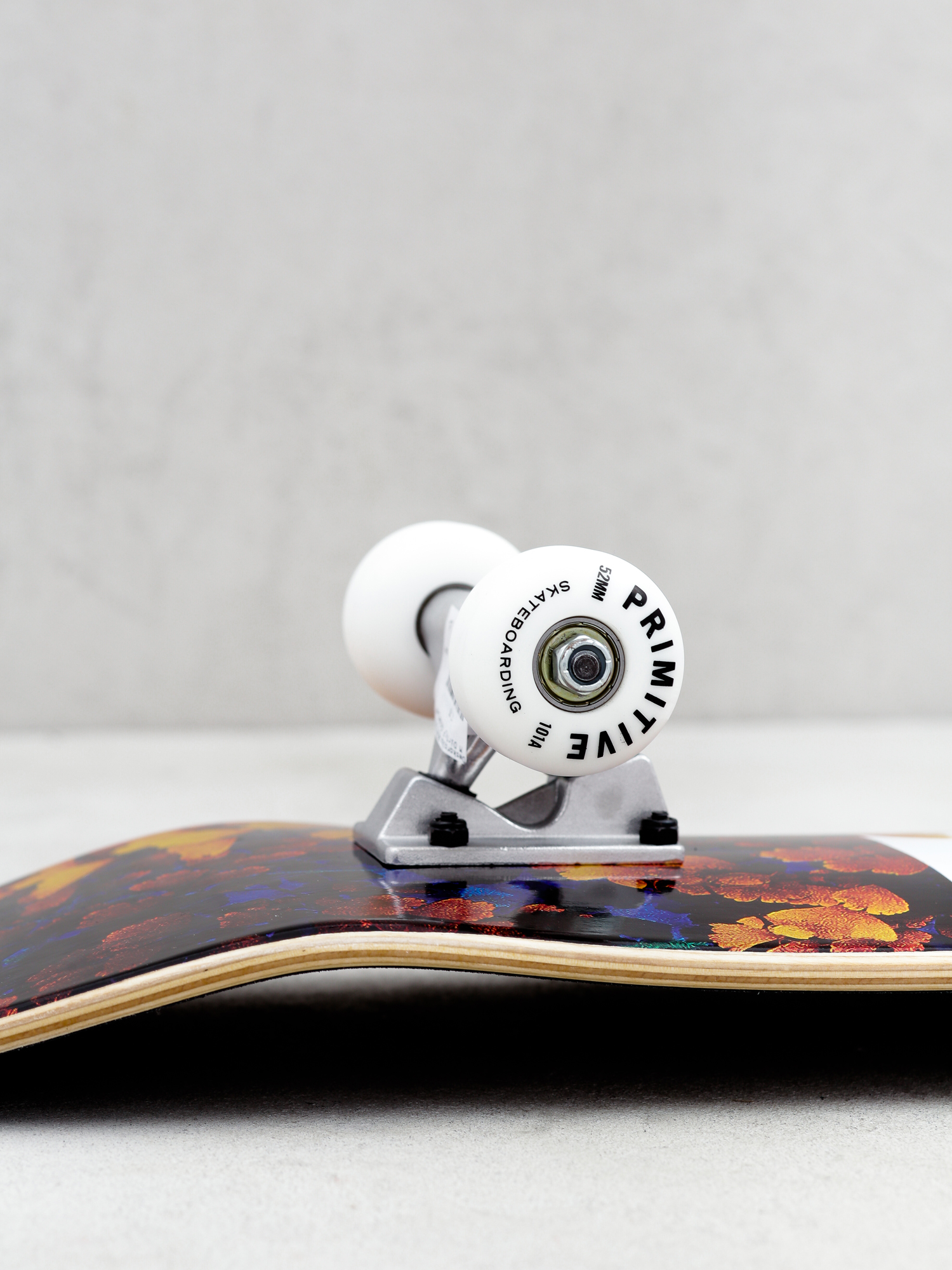 Deskorolka Primitive Dirty P (golden leaf)