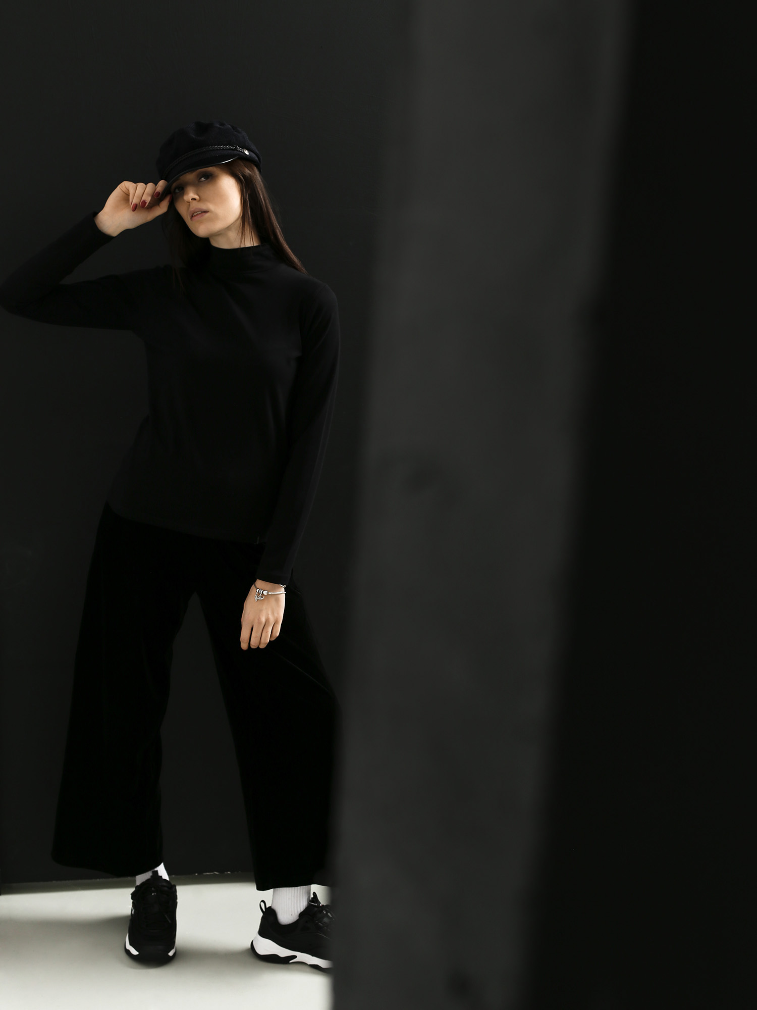 Longsleeve The Hive Brushed Turtleneck Wmn (black)