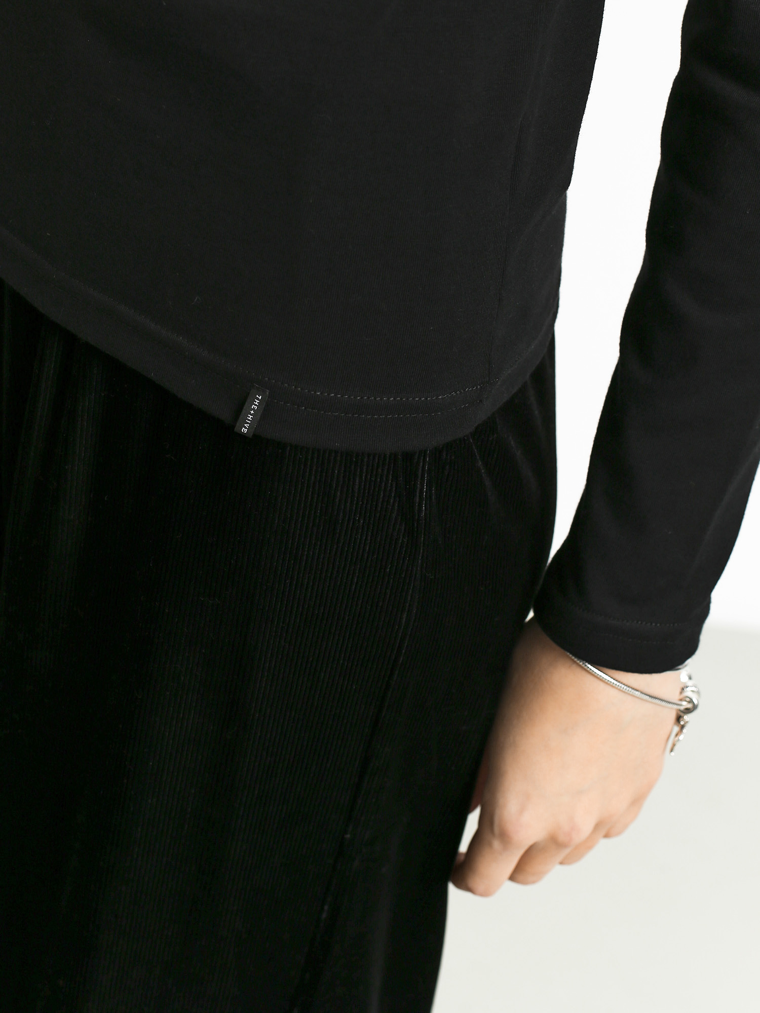 Longsleeve The Hive Brushed Turtleneck Wmn (black)